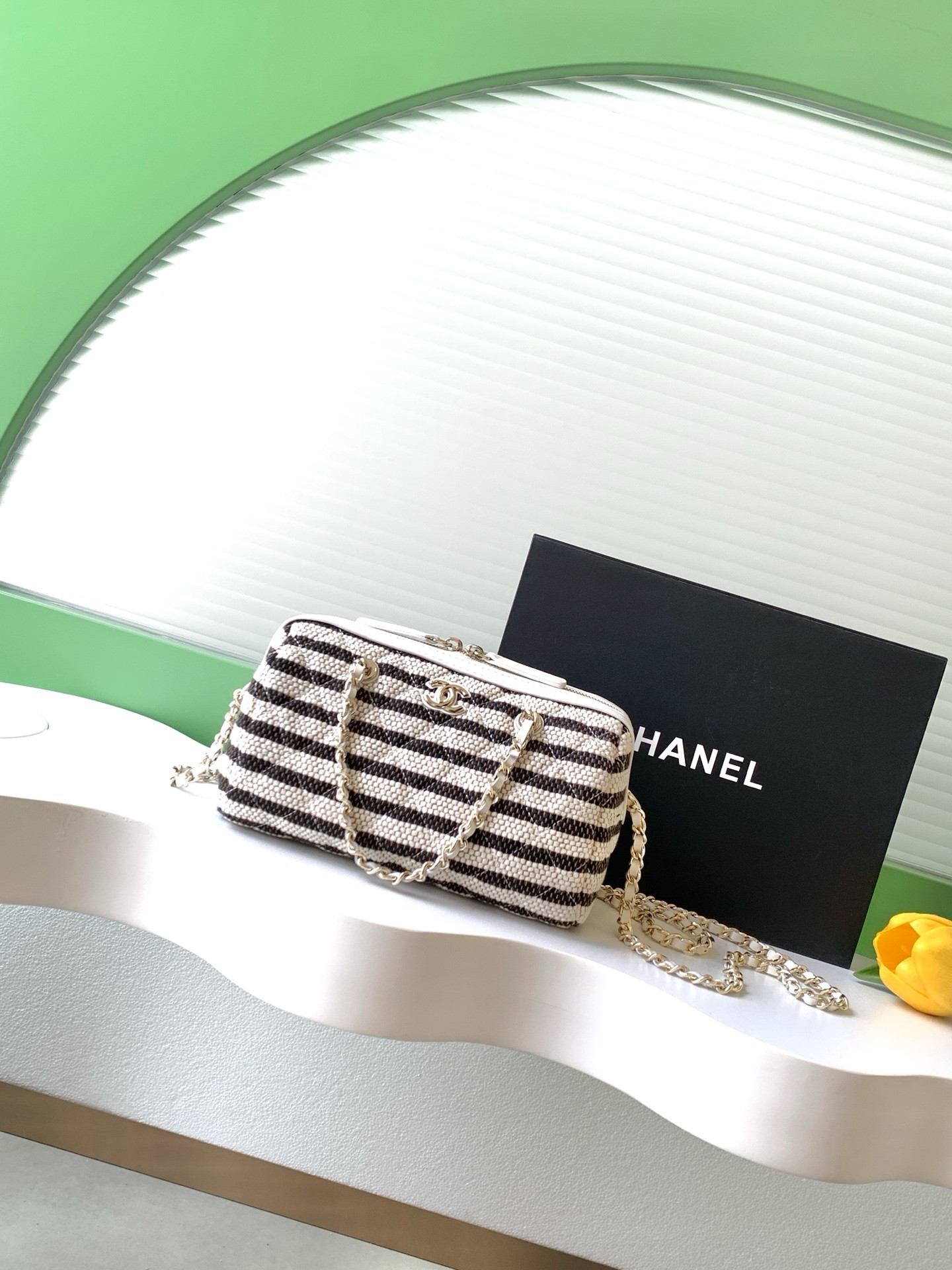 Ch**el clutch with chain 11.5x18.5x11cm