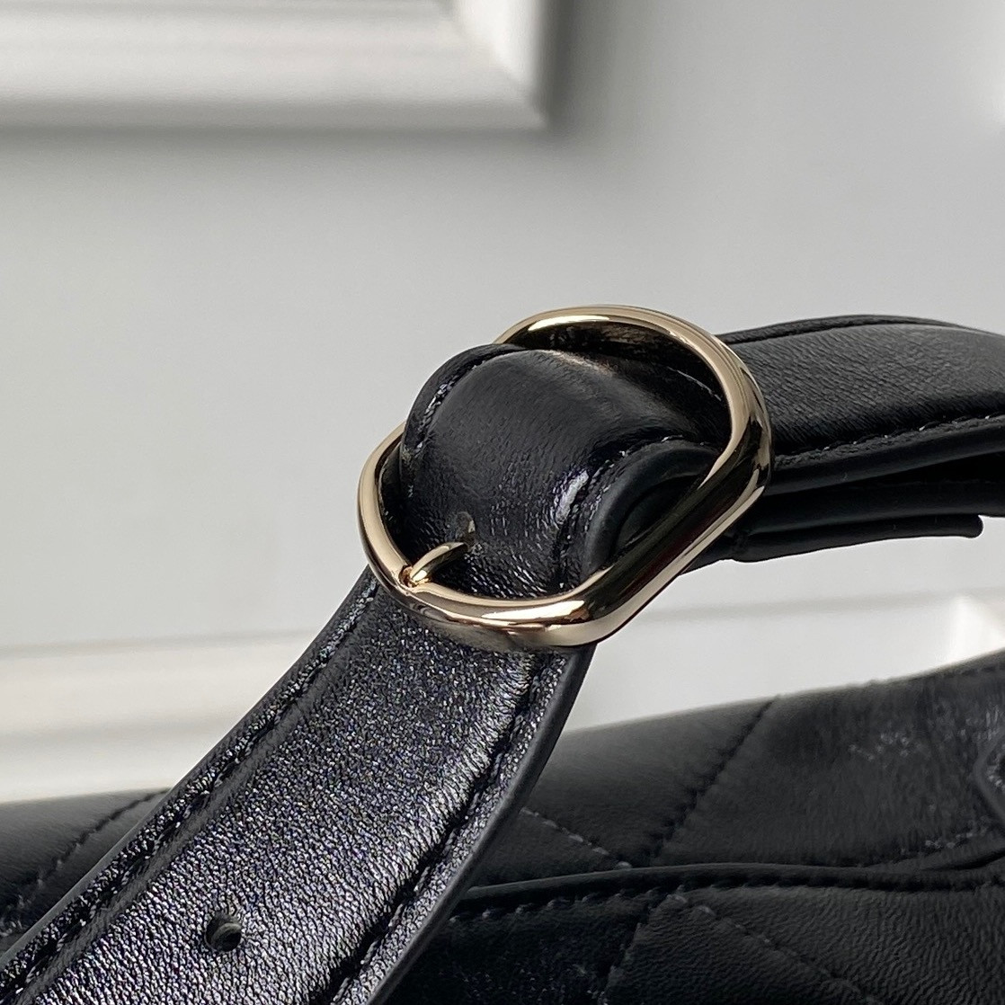 Chanel Hobo Handbag 13x23x8cm