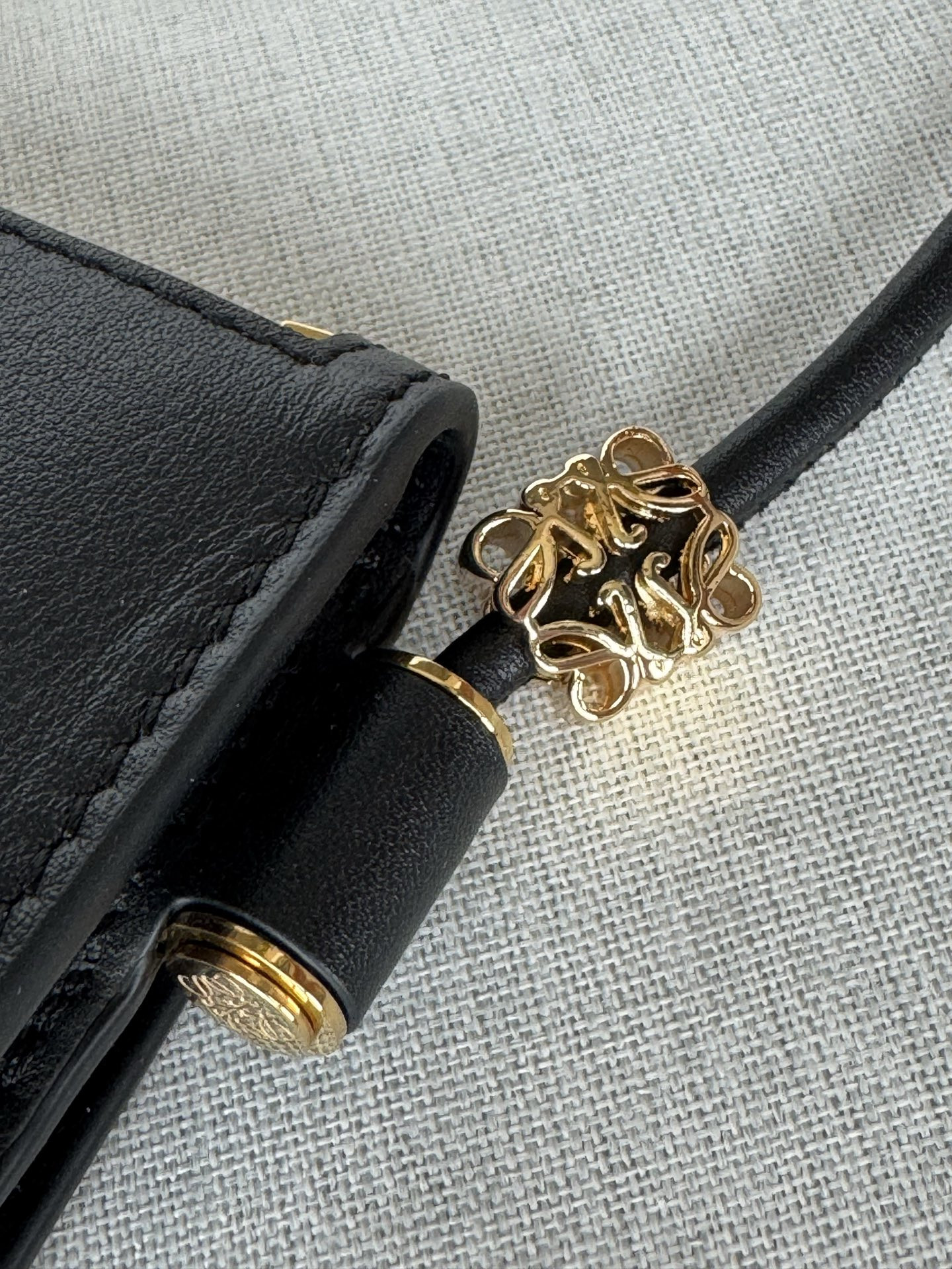 L0ew* joya pouch 11x22x6cm