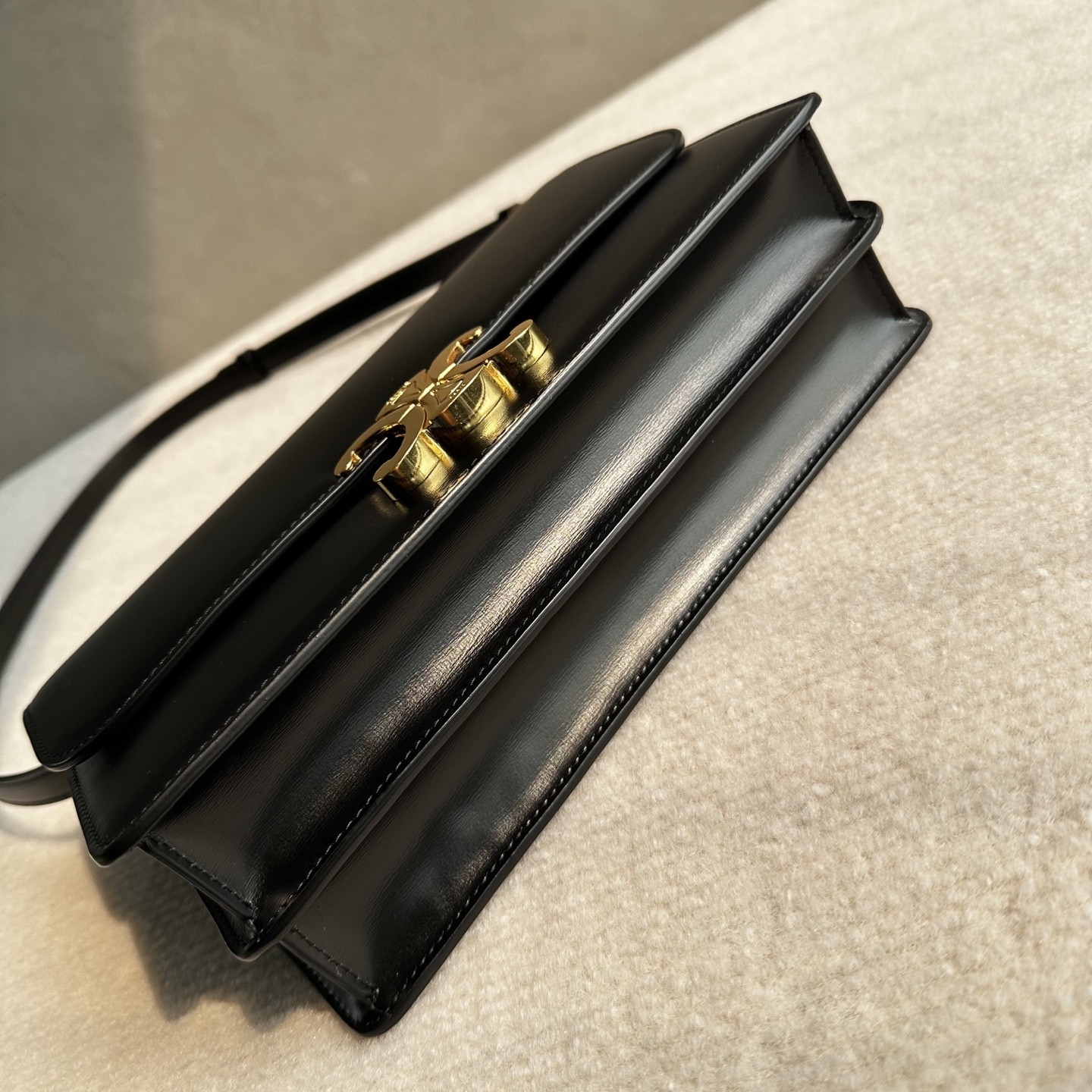 Ce1i*e medium triomphe folio 25.5x14x7.5cm