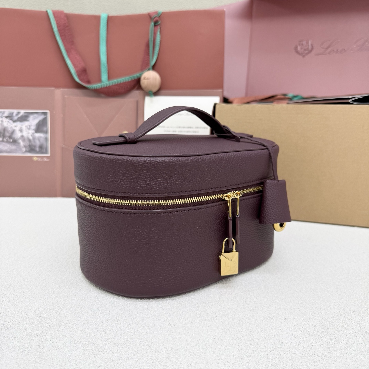 L0r0 P1ana extra vanity case 21x15x12cm