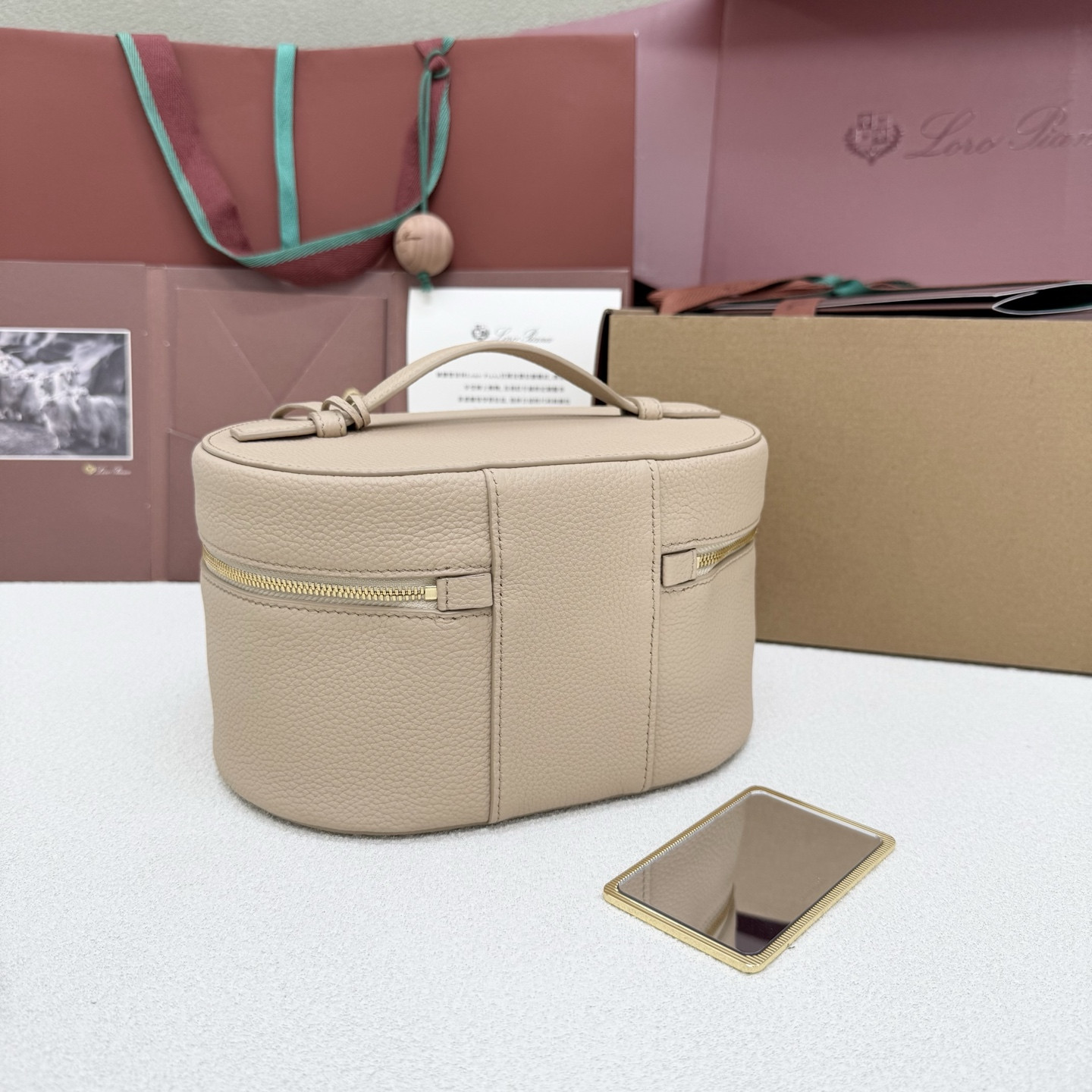 L0r0 P1ana extra vanity case 21x15x12cm