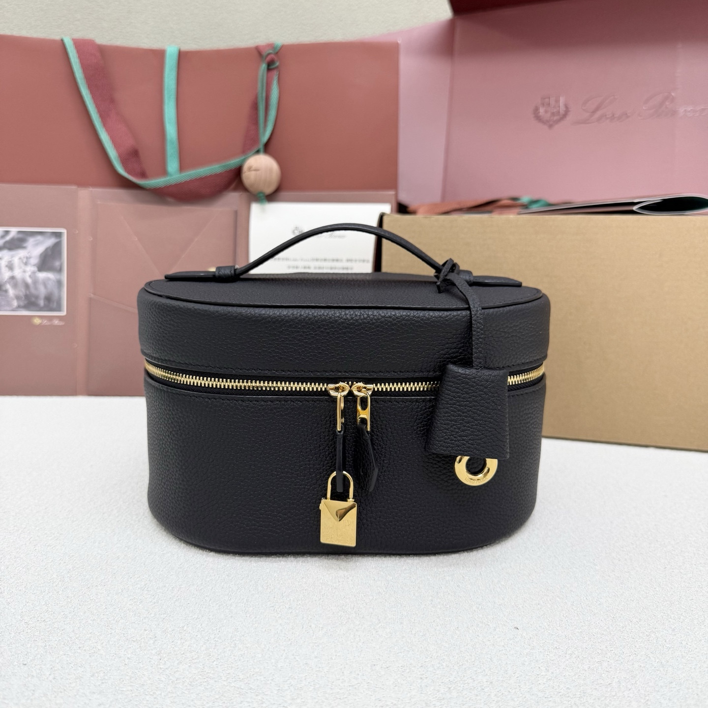 L0r0 P1ana extra vanity case 21x15x12cm