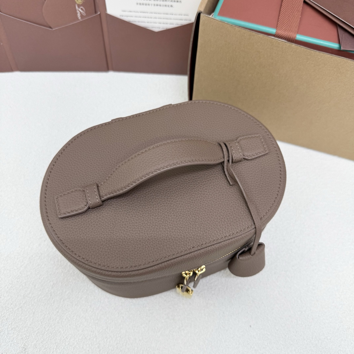 L0r0 P1ana extra vanity case 21x15x12cm