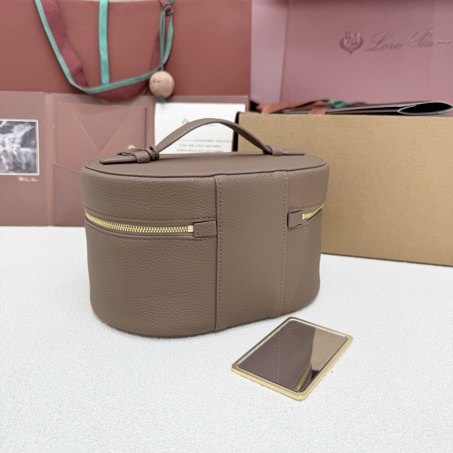 L0r0 P1ana extra vanity case 21x15x12cm
