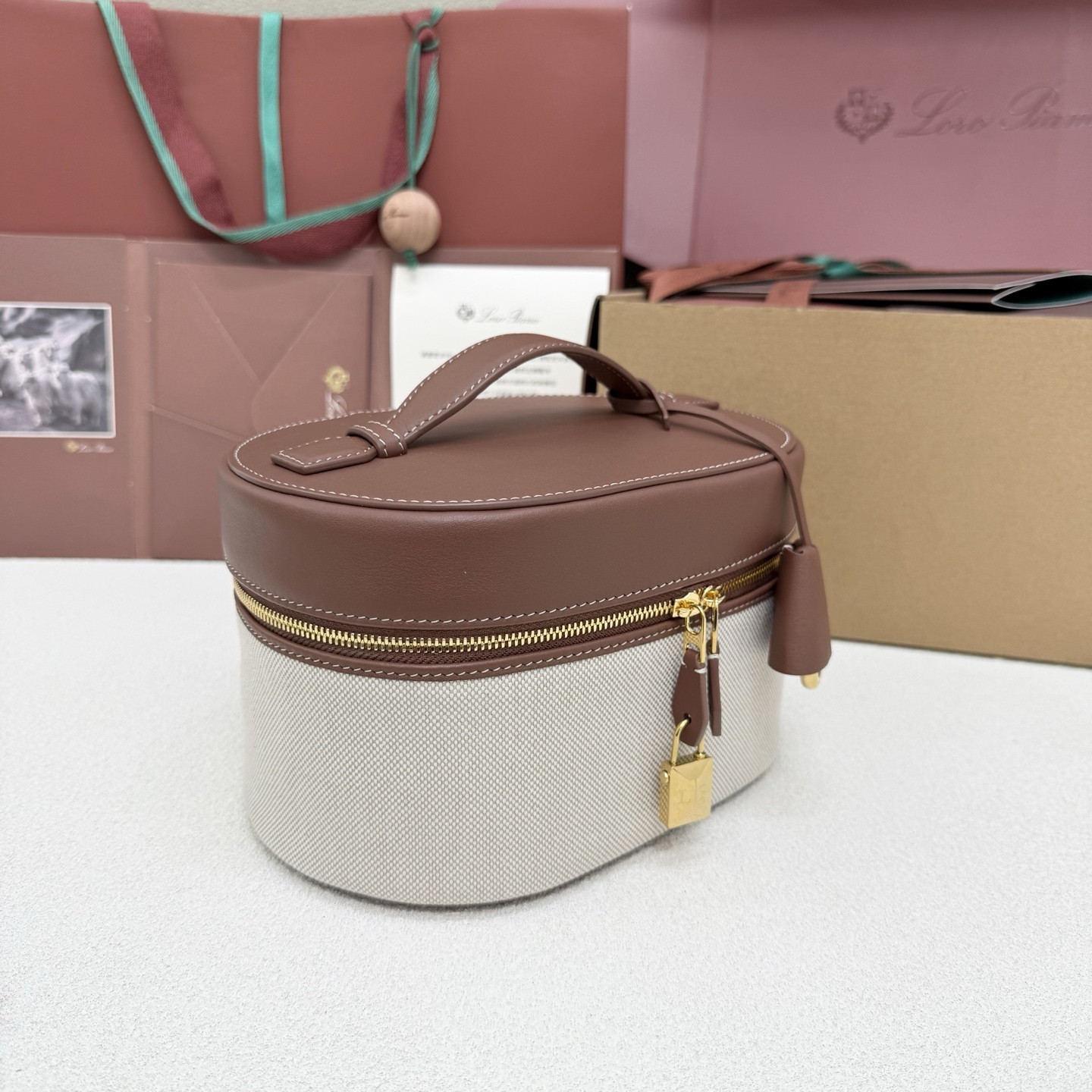 L0r0 P1ana extra vanity case 21x15x12cm