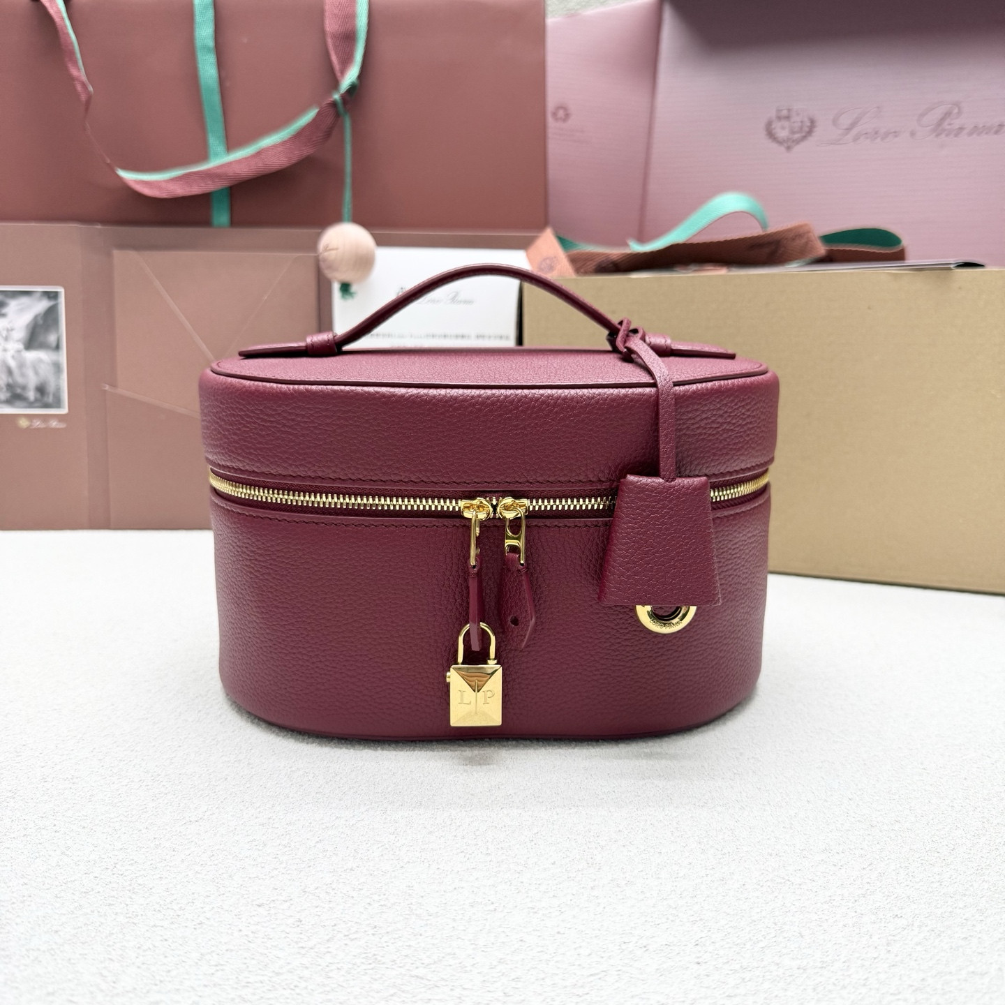 L0r0 P1ana extra vanity case 21x15x12cm