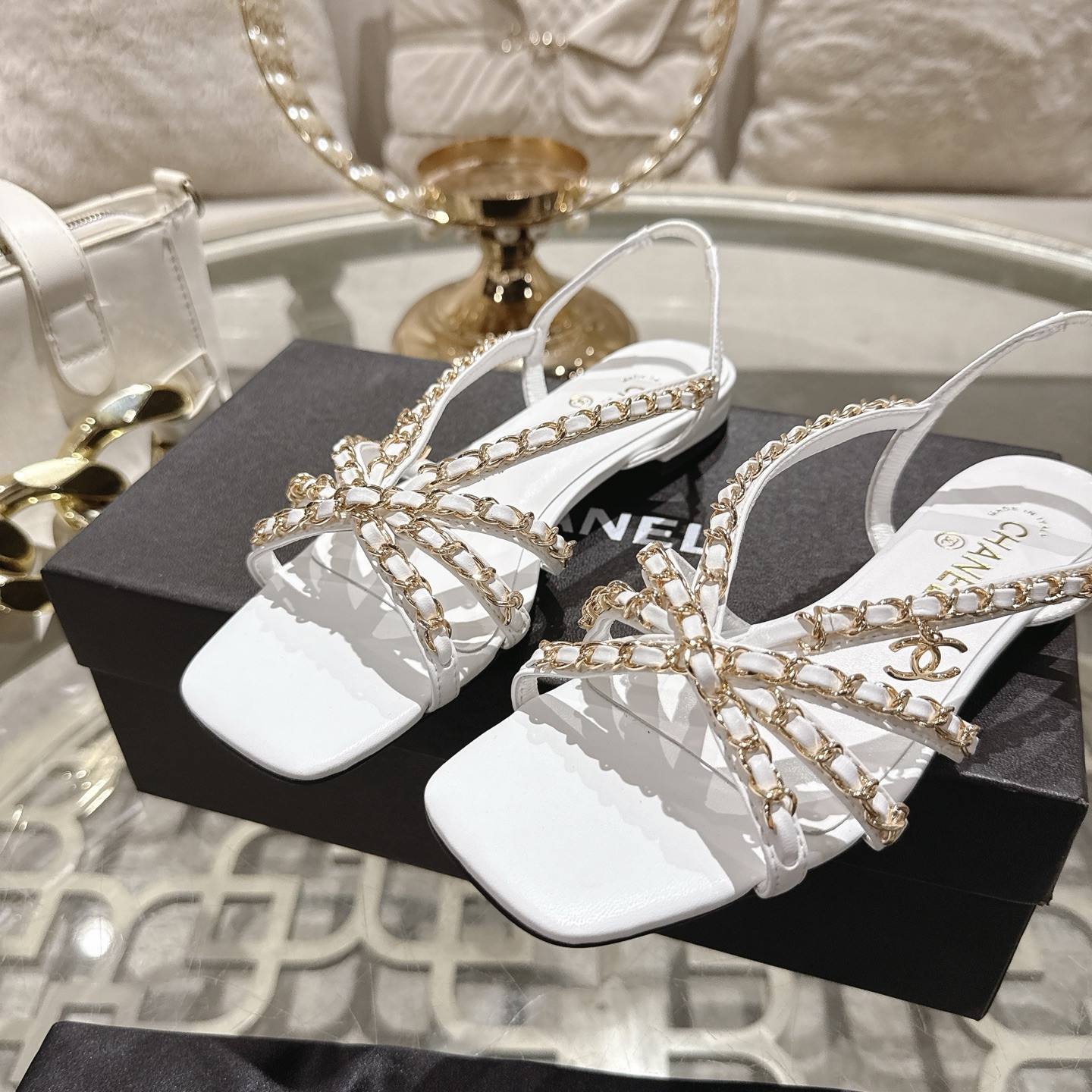 ua Ch**el sandals