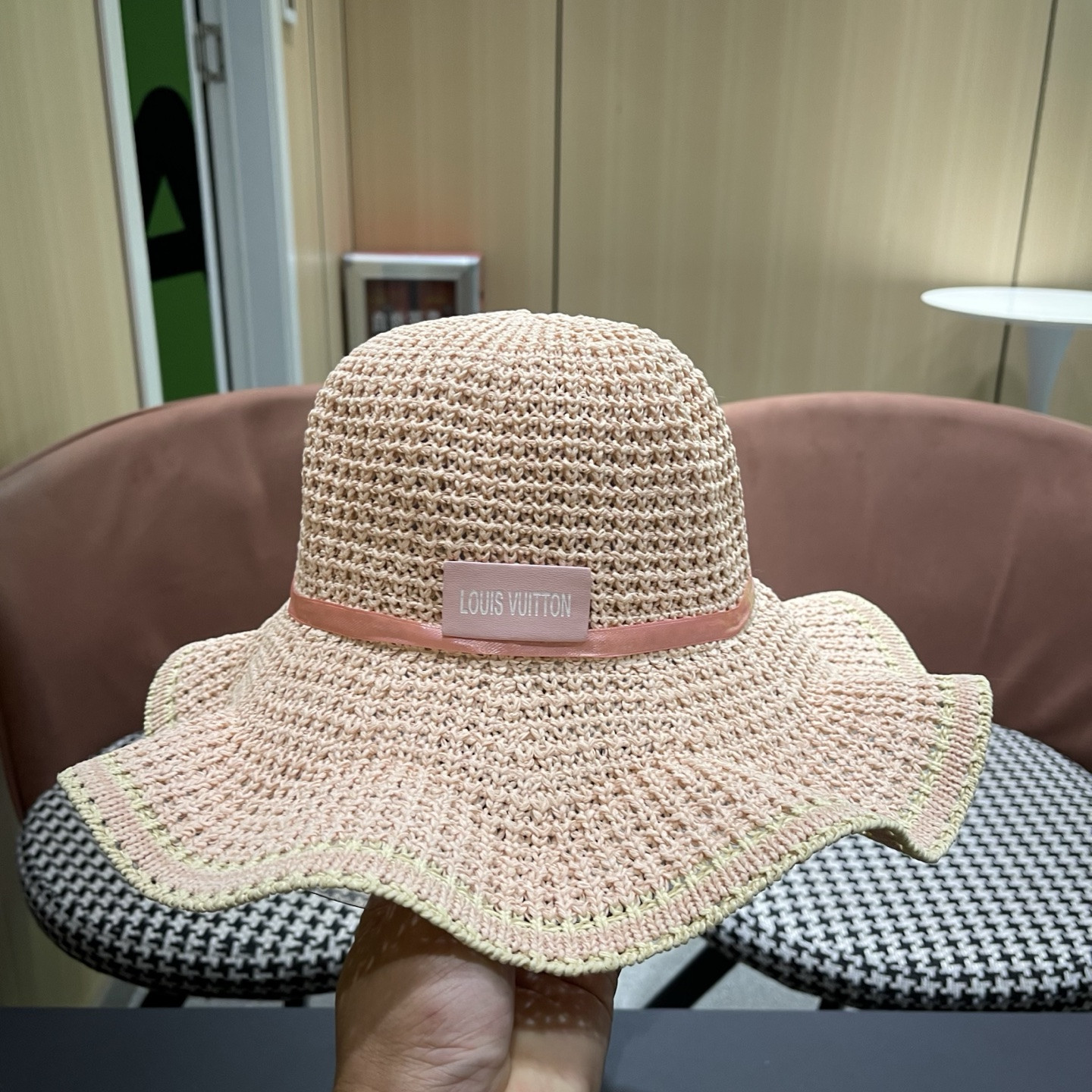 l0vis Vvtt0n straw hat