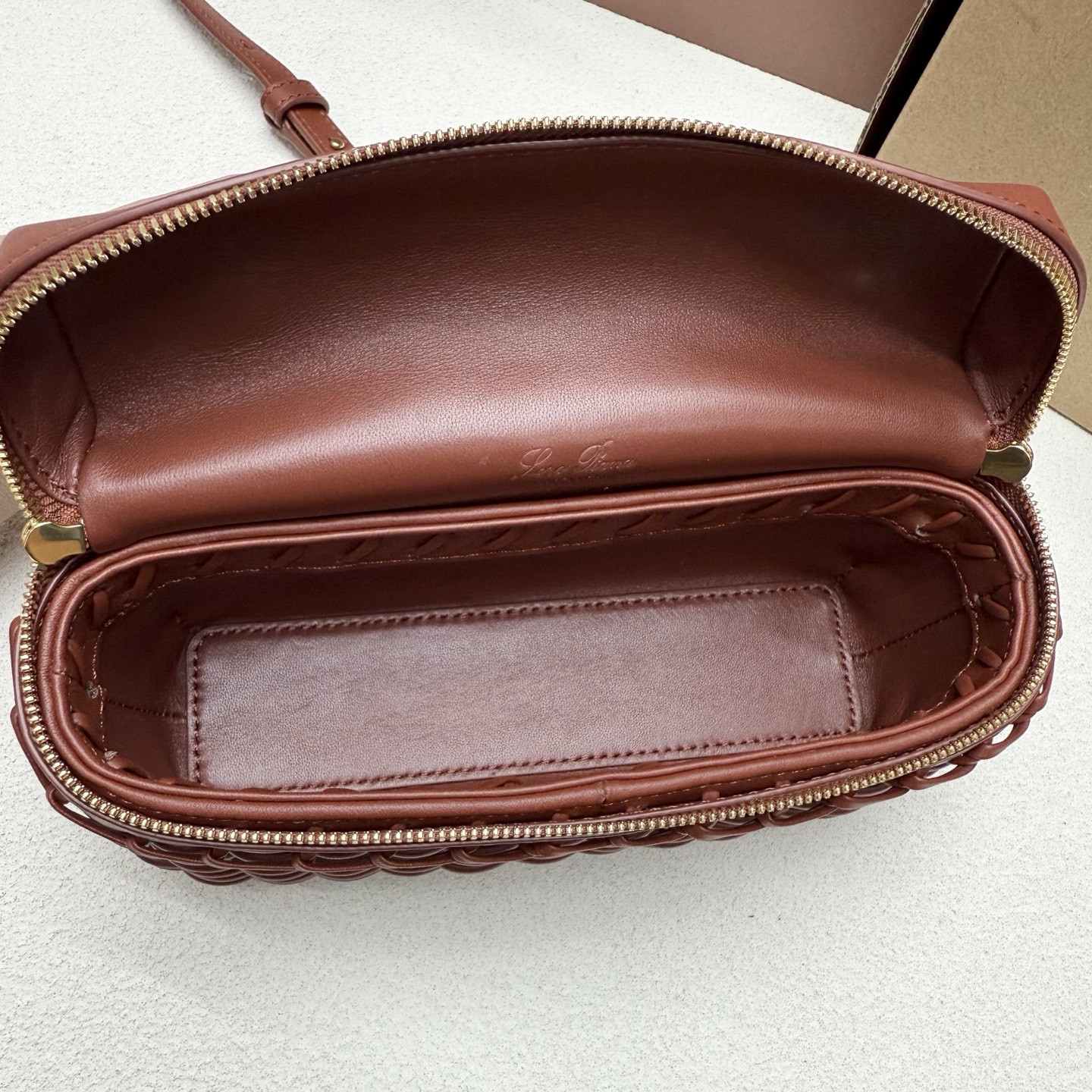 L0r0 P1ana extra pocket l19 19 x 11.5 x 7cm