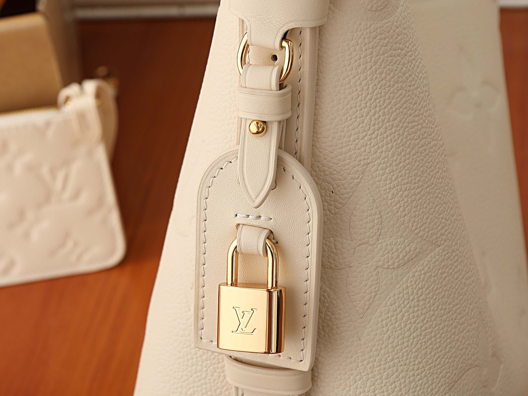 LV All In BB M2A356 16x18x12cm