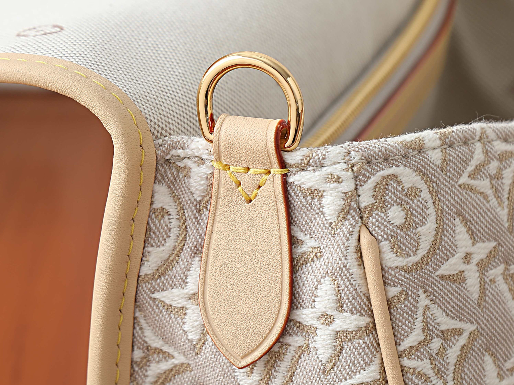 LV Diane PM M29795 24x15x9cm