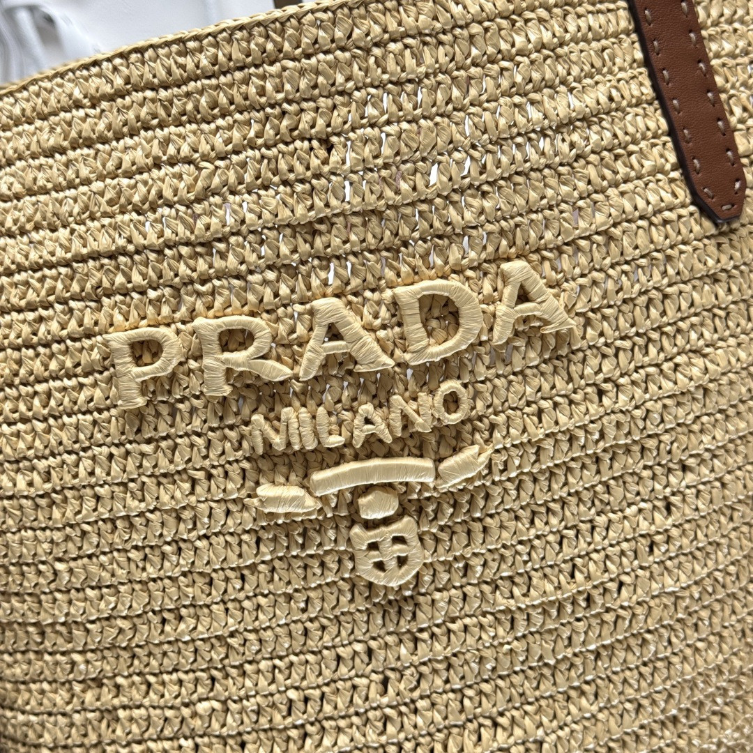 Pra*a Medium Crochet and Leather Tote Bag 26x24x15cm