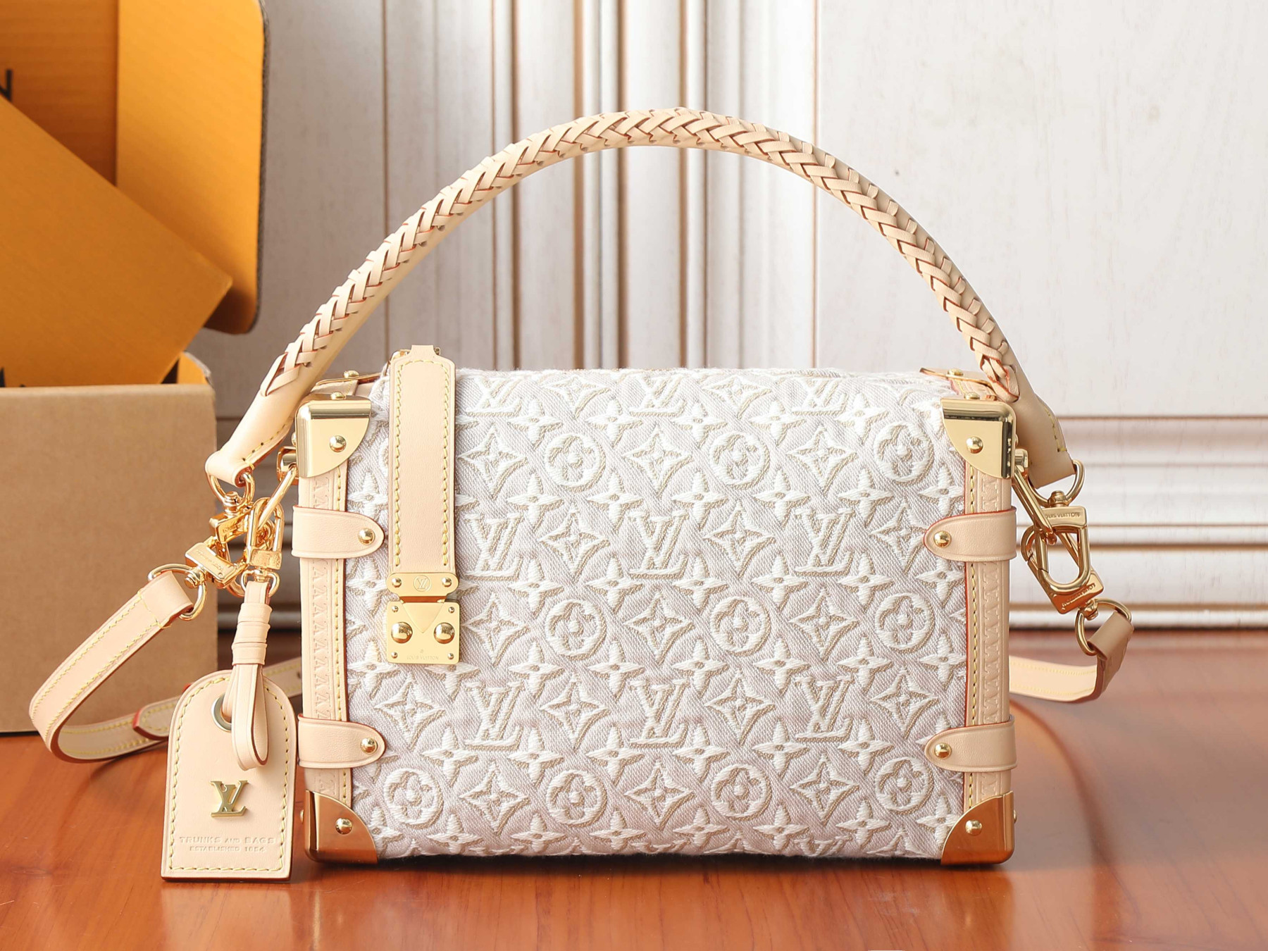 LV Side Trunk MM M2A145 23.5x16x8.5cm