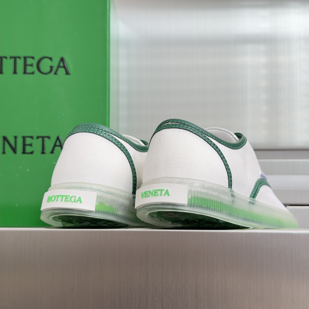 UA B0tt*ga Ven*ta Serena Sneakers