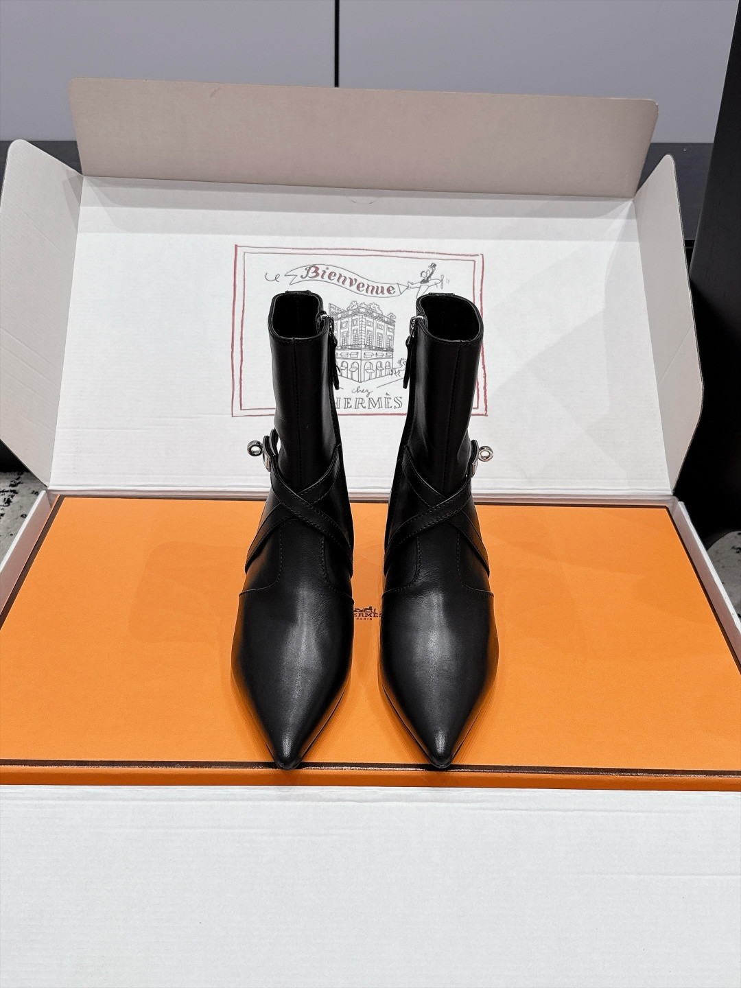 UA H**me5 Nice 40 Ankle Boot