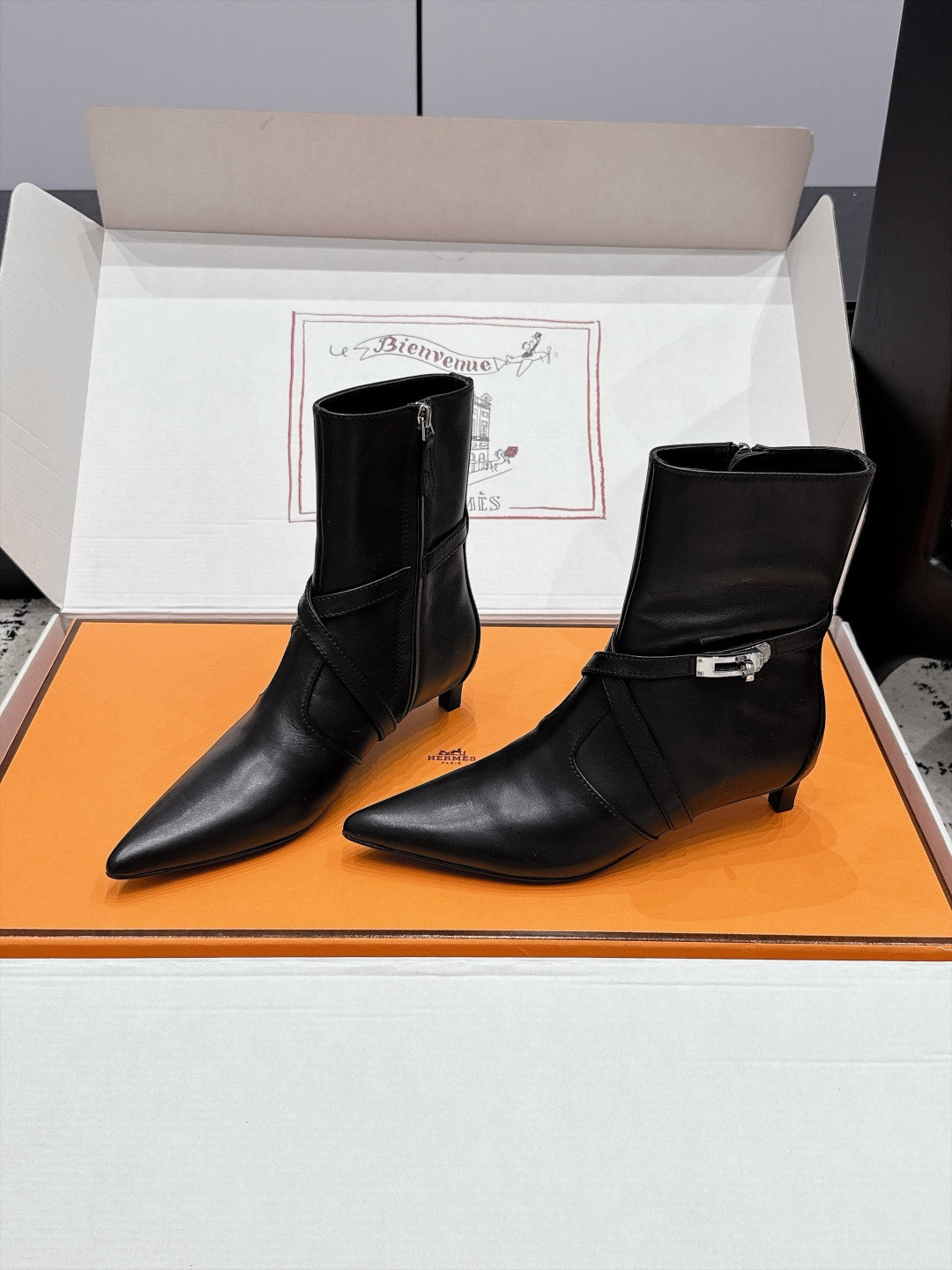 UA H**me5 Nice 40 Ankle Boot