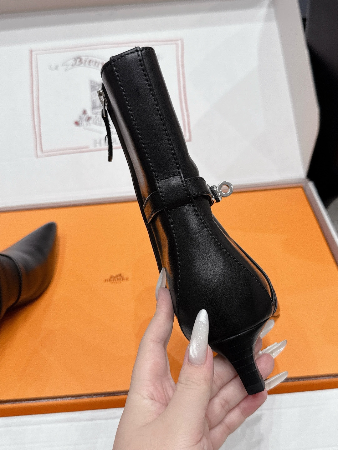 UA H**me5 Nice 40 Ankle Boot
