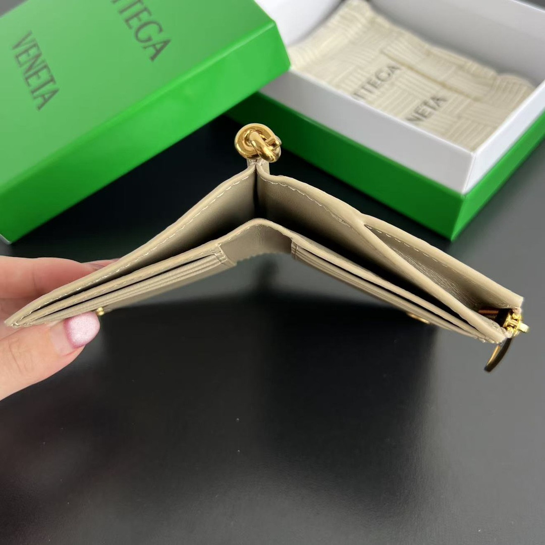 L0ew* Intrecciato Small Bi-Fold Wallet 788055 11.5x10x1cm