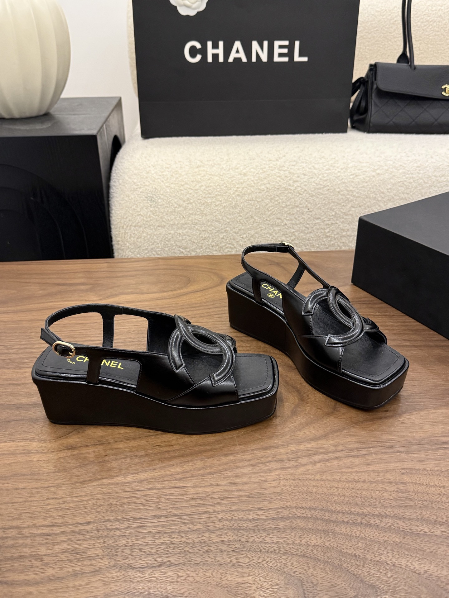 UA Ch**el Sandals 5cm Heel