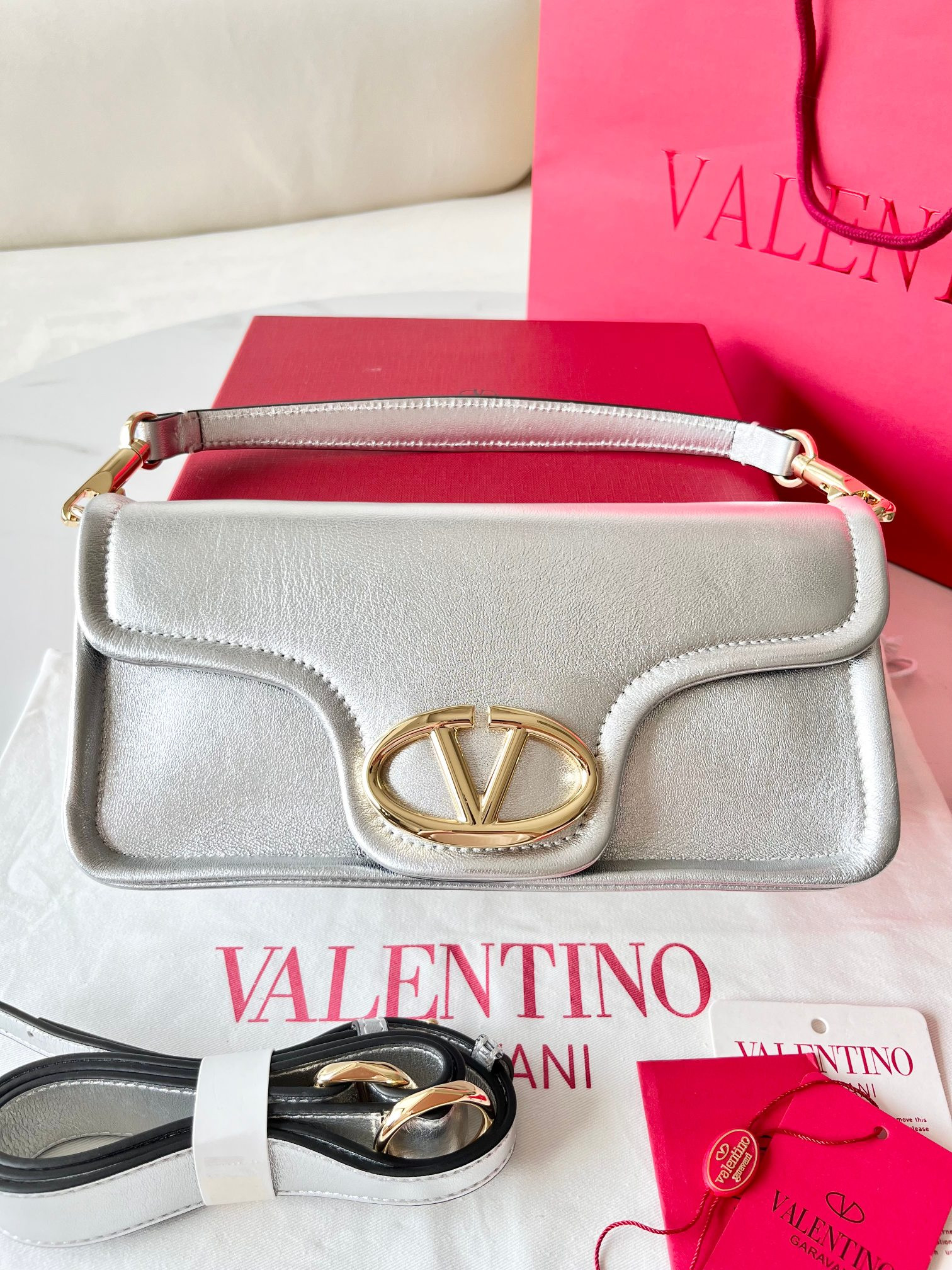 Va1e*ntin0 Garavani VLogo 1960 Shoulder Bag 26x13x9cm