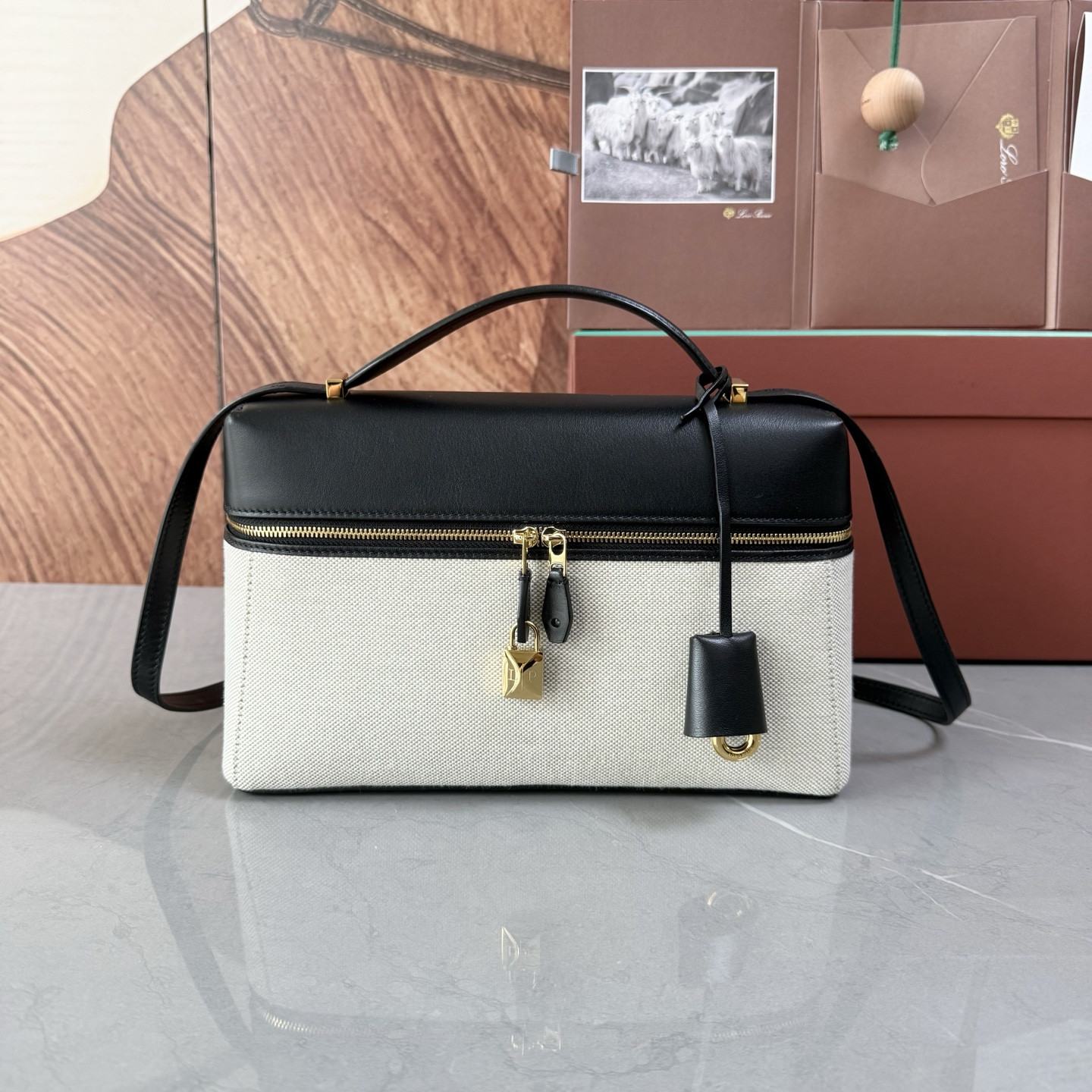 L0r0 P1ana Extra Pocket L27 16x27x10cm