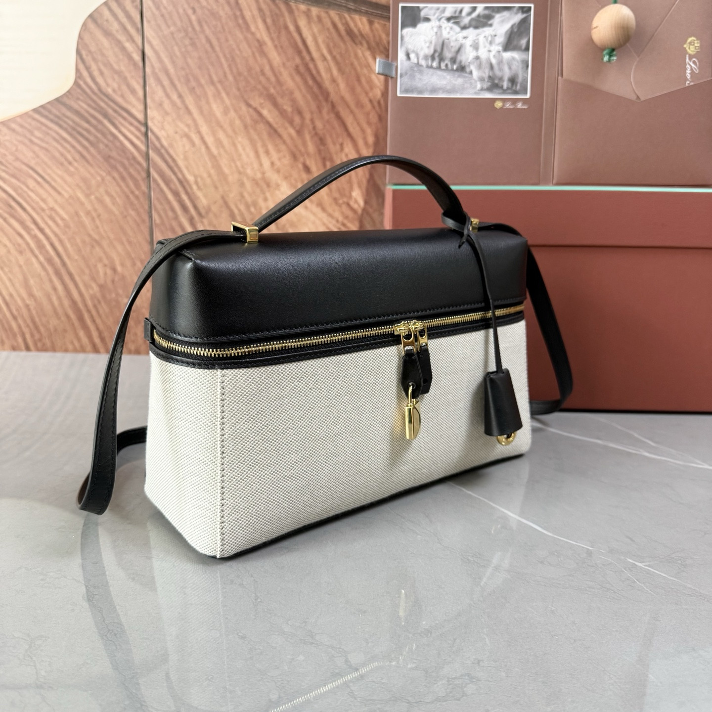 L0r0 P1ana Extra Pocket L27 16x27x10cm
