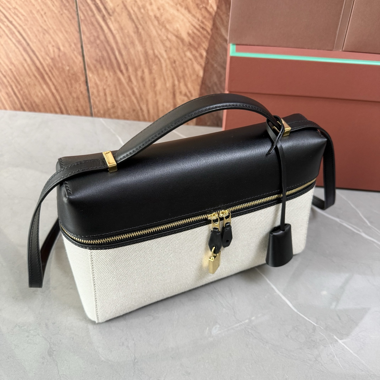 L0r0 P1ana Extra Pocket L27 16x27x10cm