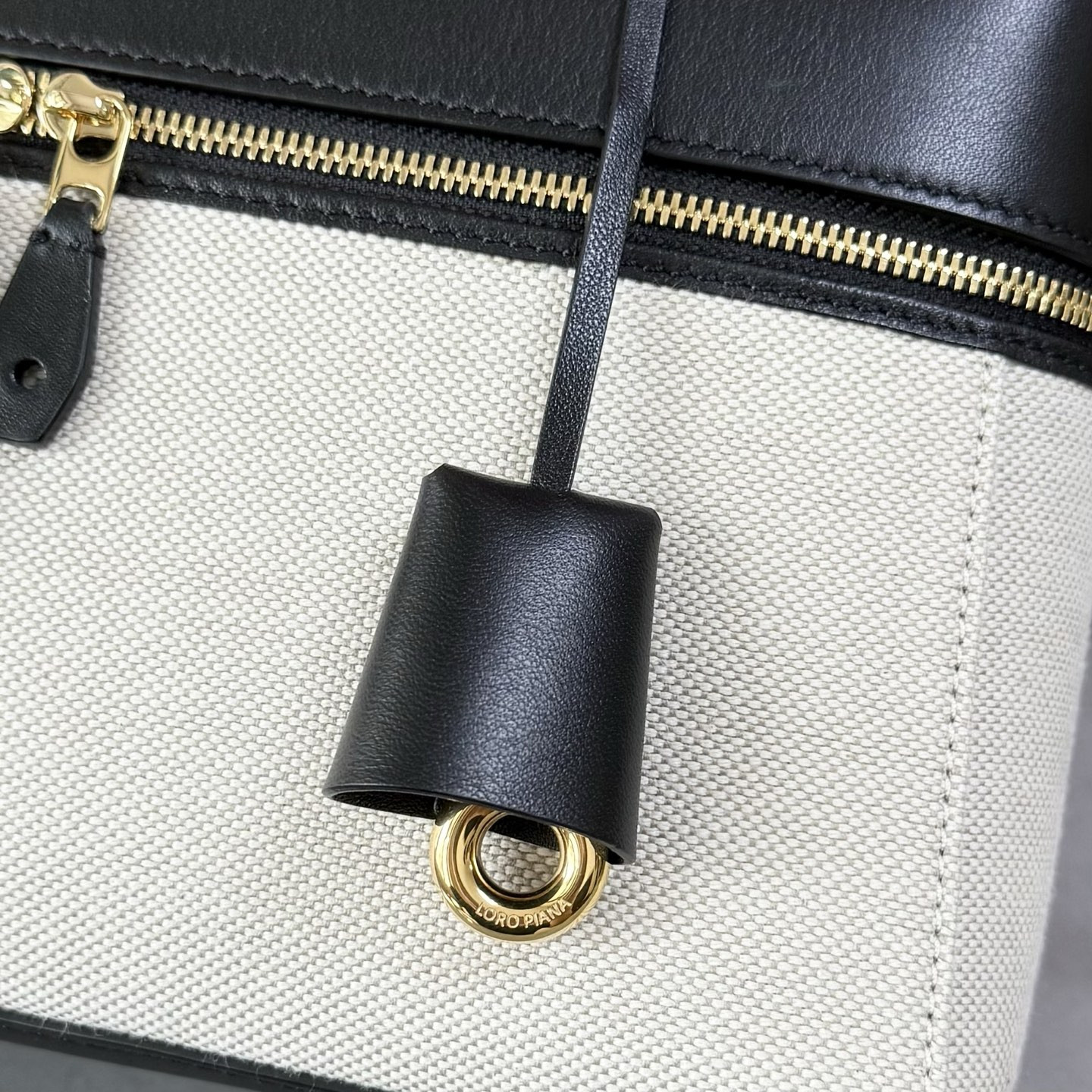 L0r0 P1ana Extra Pocket L27 16x27x10cm