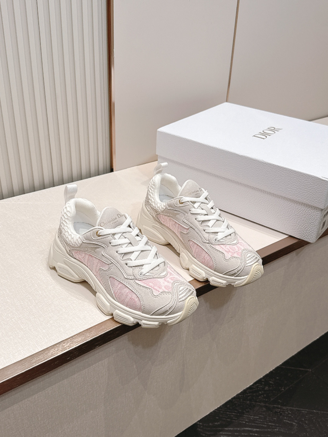 UA D10r Vibe Sneakers