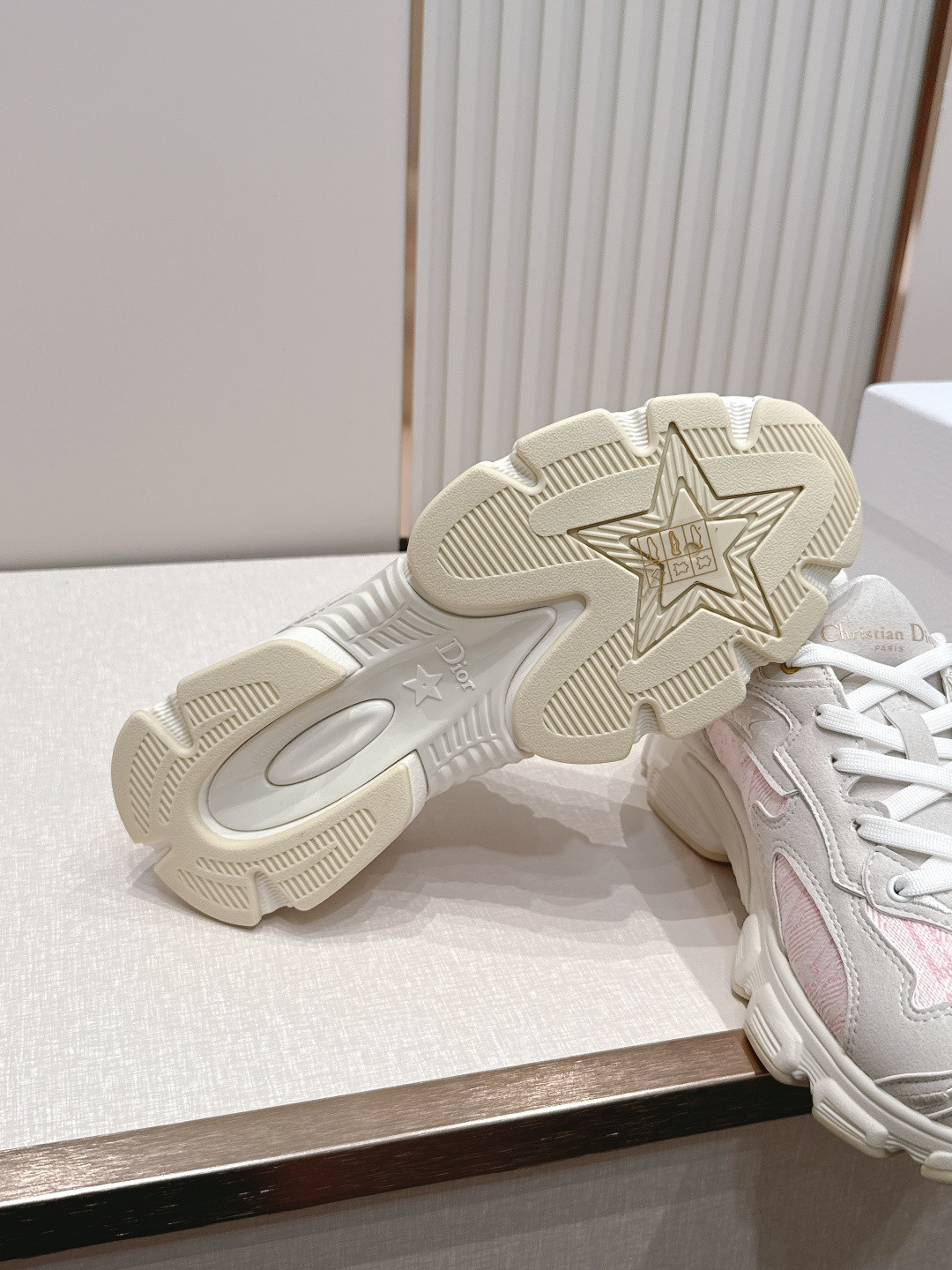 UA D10r Vibe Sneakers