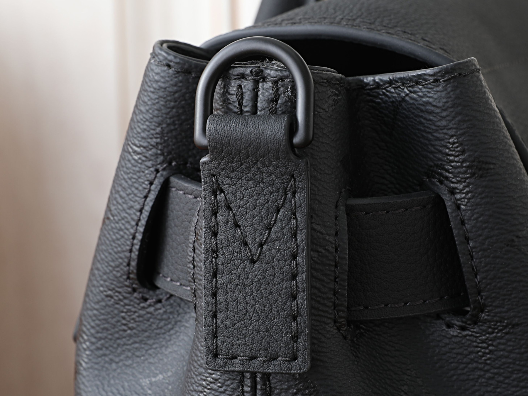 LV Steamer 30 Backpack M2A253 32 x 33 x 14 cm