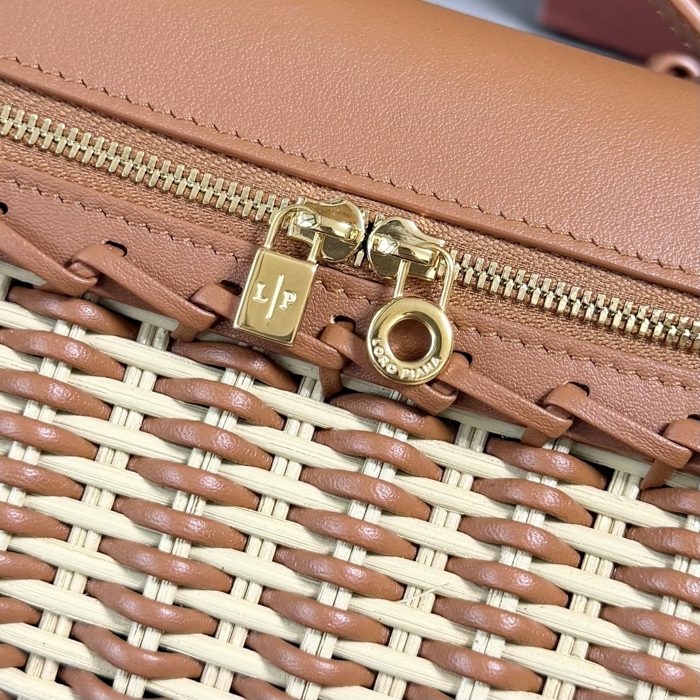 L0r0 P1ana Extra Pocket L19 East-West wicker 19x12x7cm
