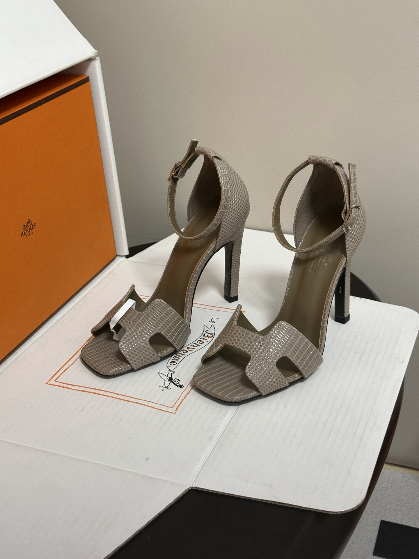 UA H**me5 Joy 105 Sandal