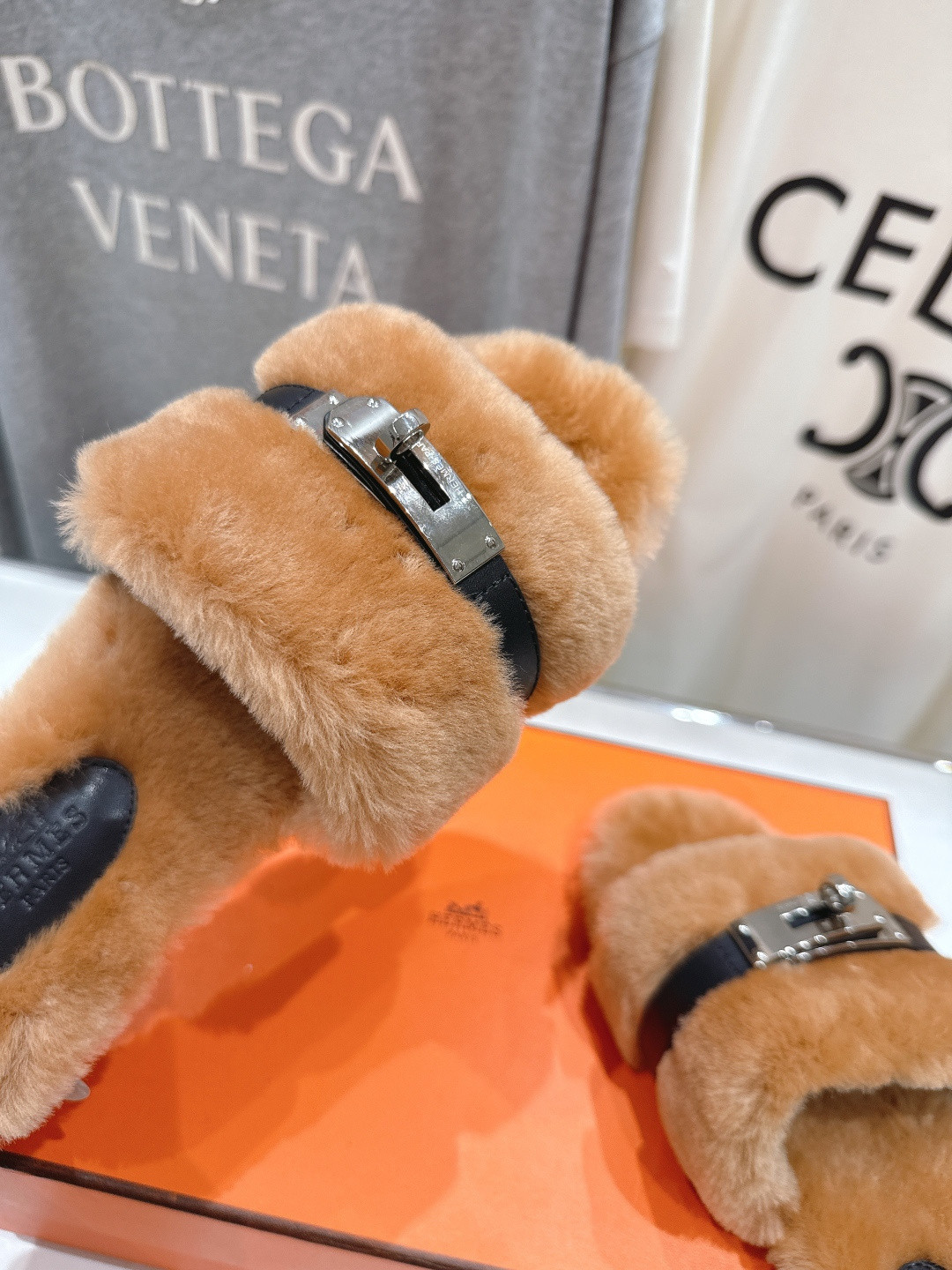 UA H**me5 Giulia Sandal