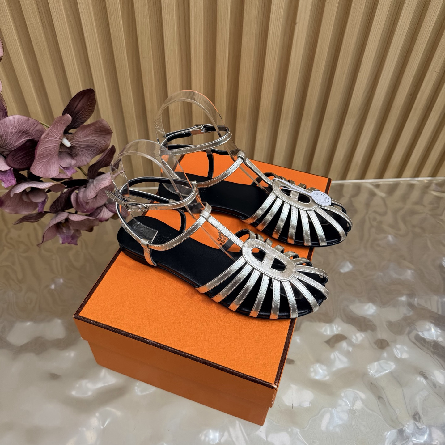 UA H**me5 Nour Sandal