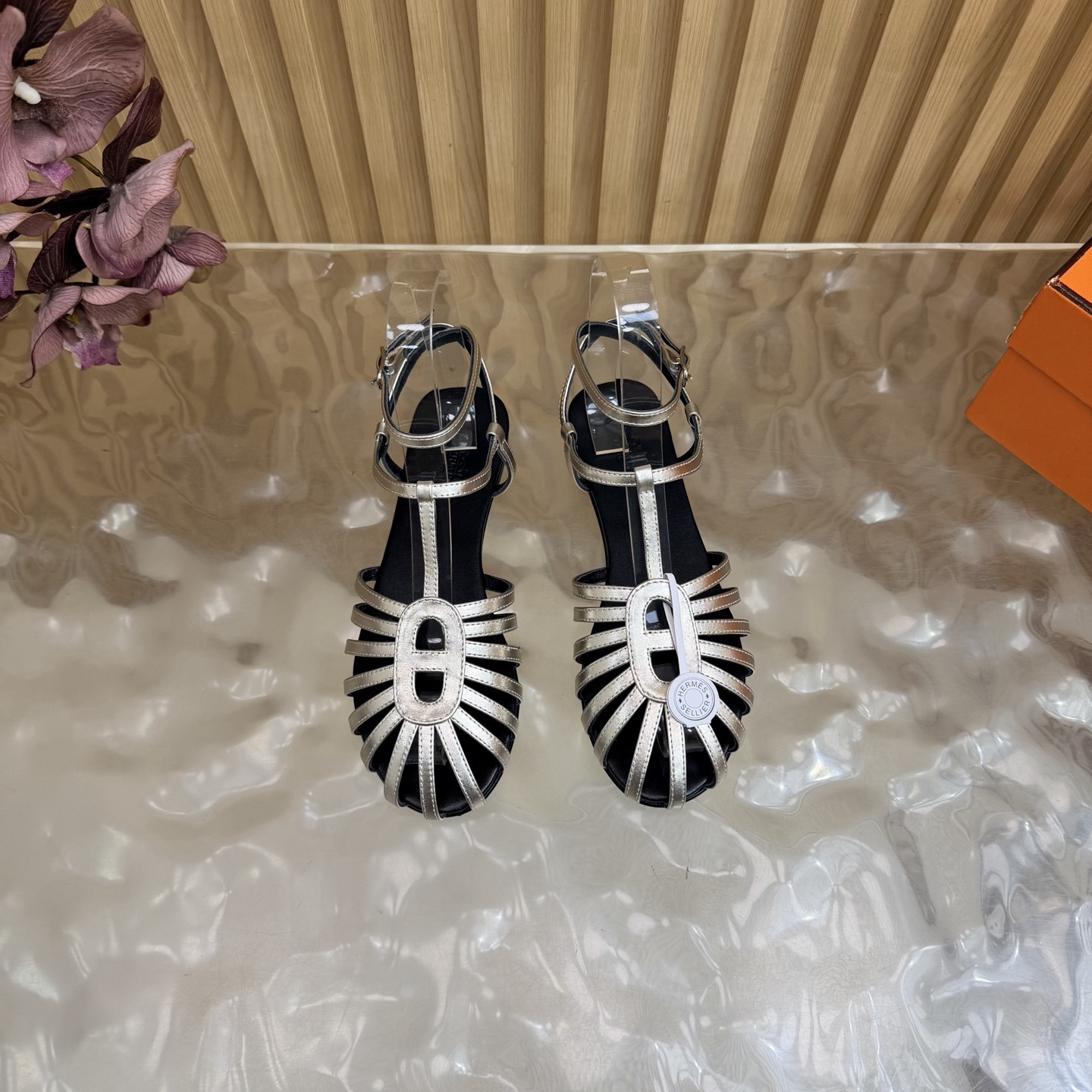 UA H**me5 Nour Sandal