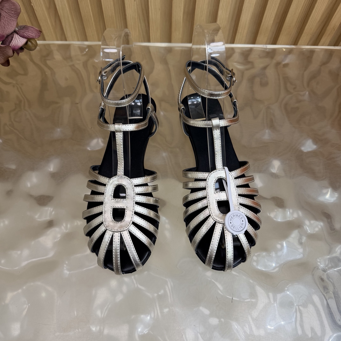 UA H**me5 Nour Sandal