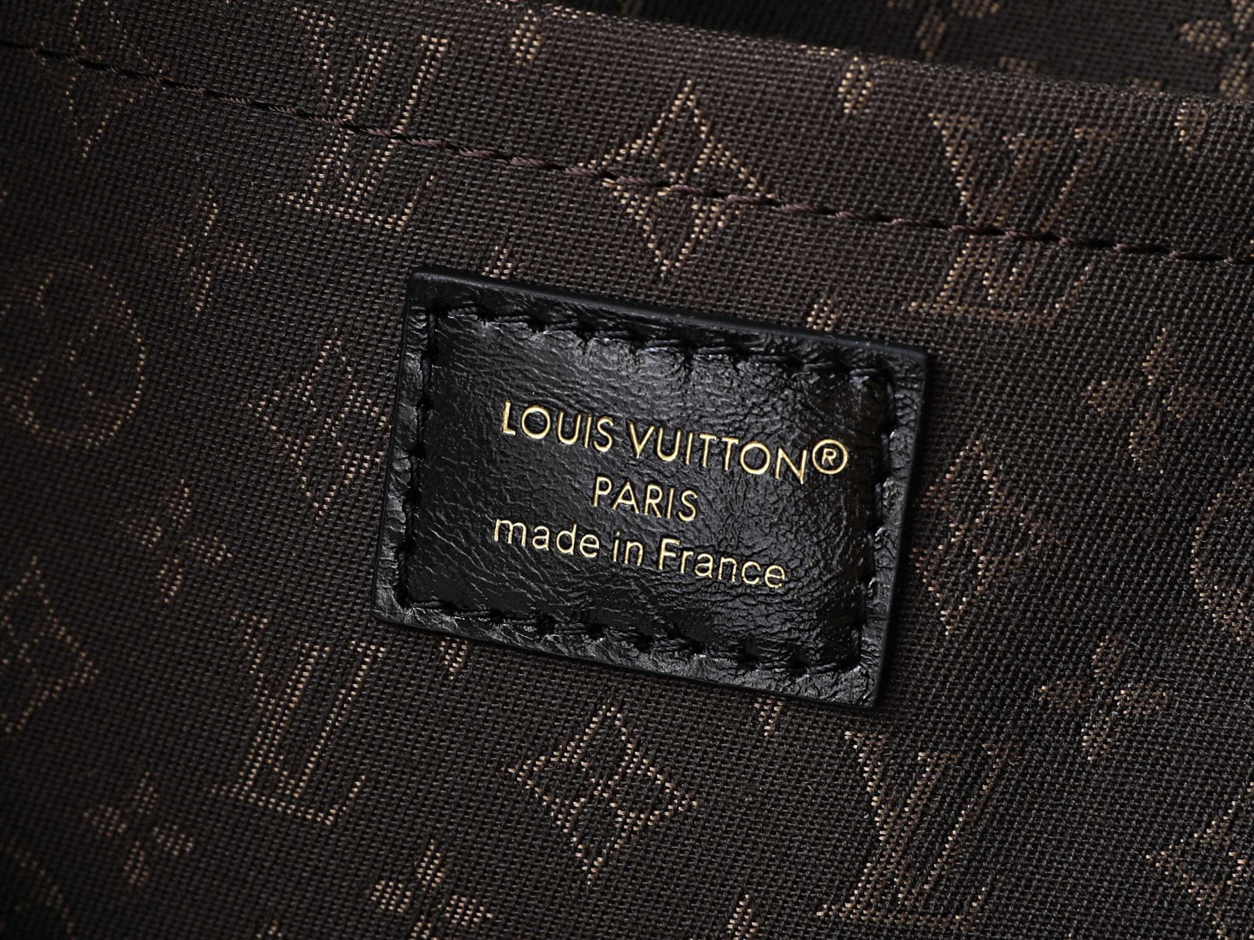 LV Express MM M2B149 36 x 24 x 18.5 cm