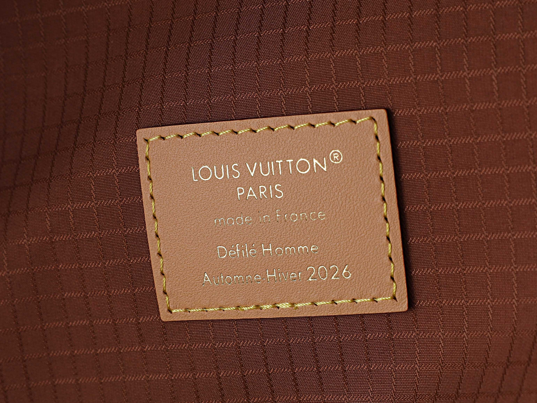 LV Track Backpack MM L0vis Vvtt0n Silk Tech M2A456 34 x 46 x 21 cm