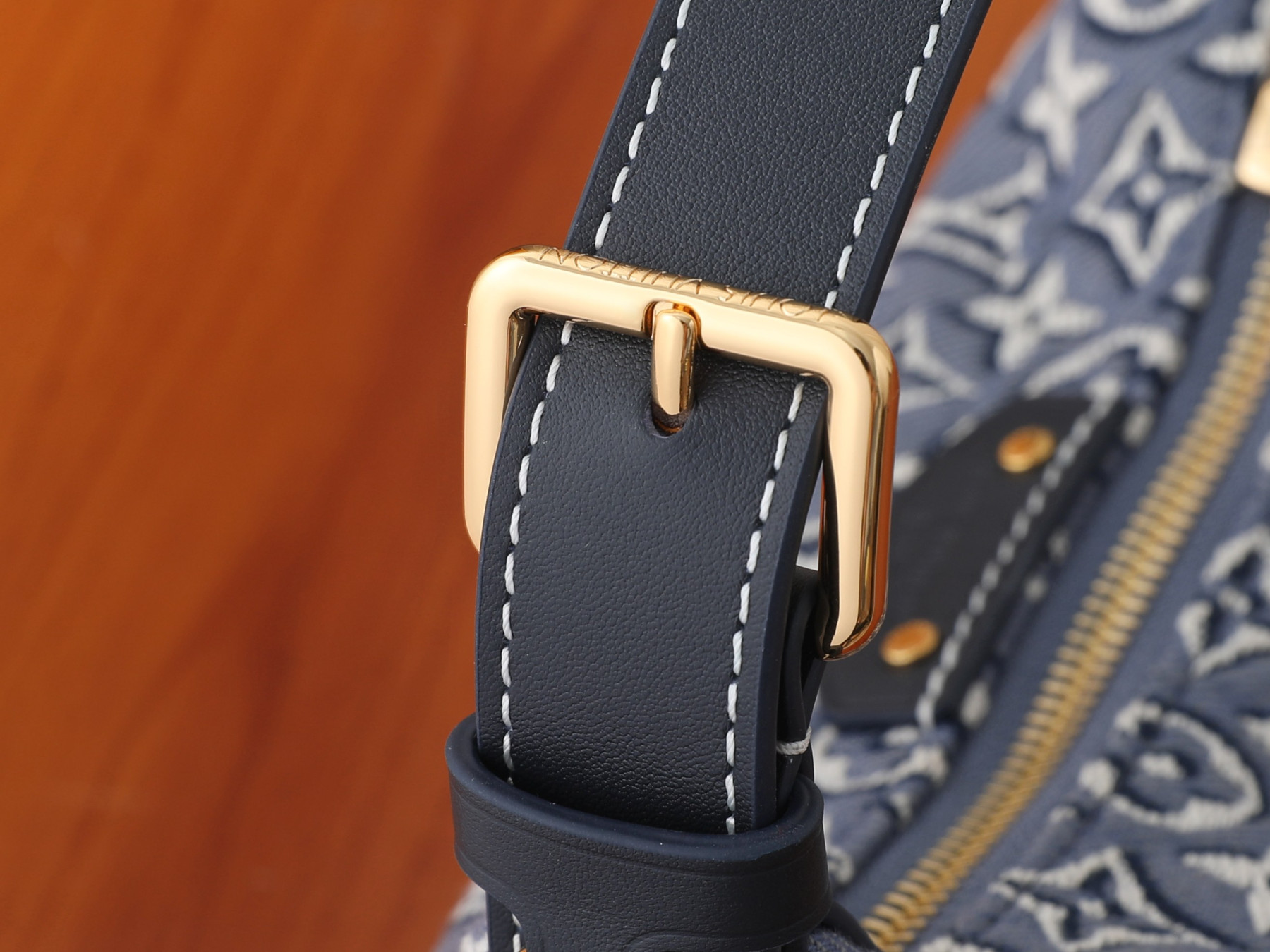 LV Pochette Hills M2A155 18.5x11x6.5cm
