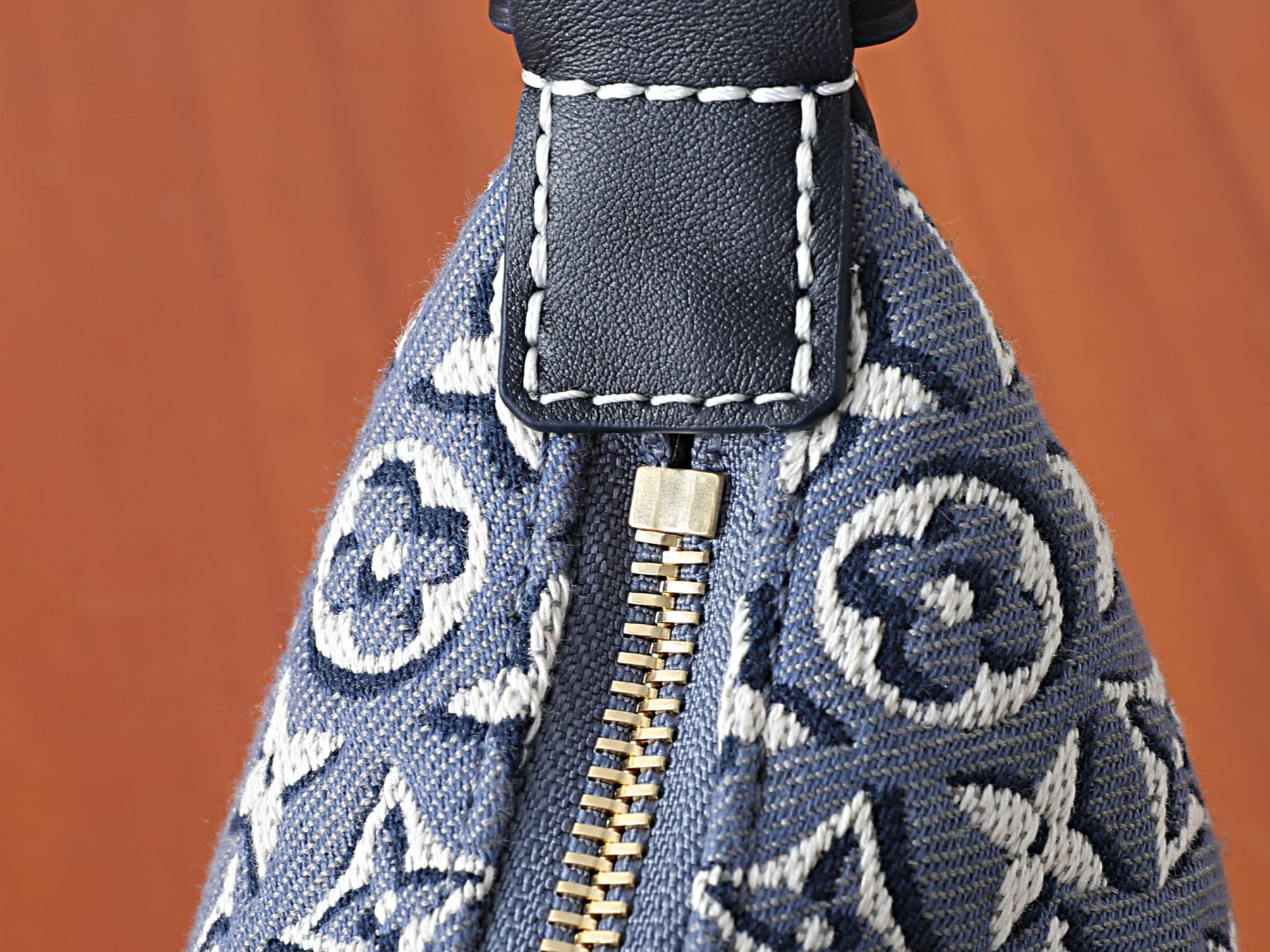 LV Pochette Hills M2A155 18.5x11x6.5cm