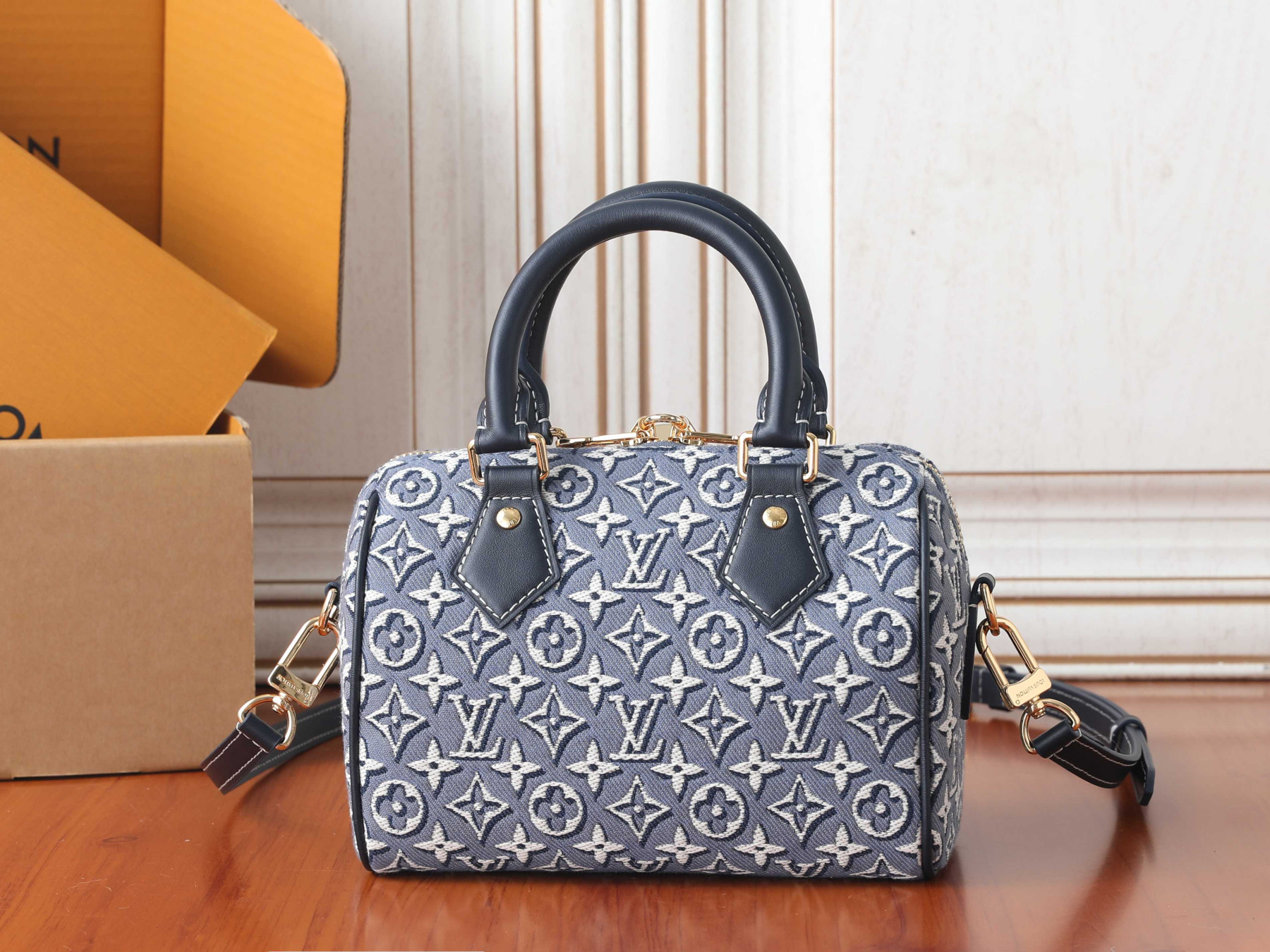 LV Speedy Bandoulière 20 M2A187 20.5 x 13.5 x 12 cm