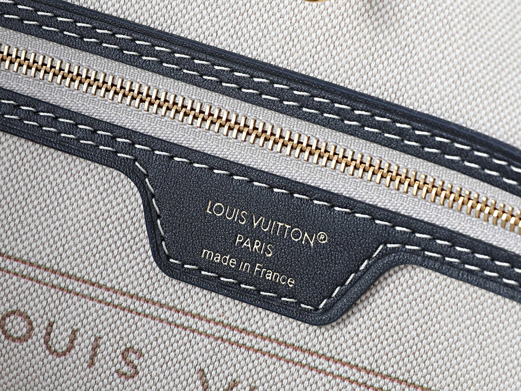 LV Neverfull MM M2A096 47 x 28 x 14 cm Without Box
