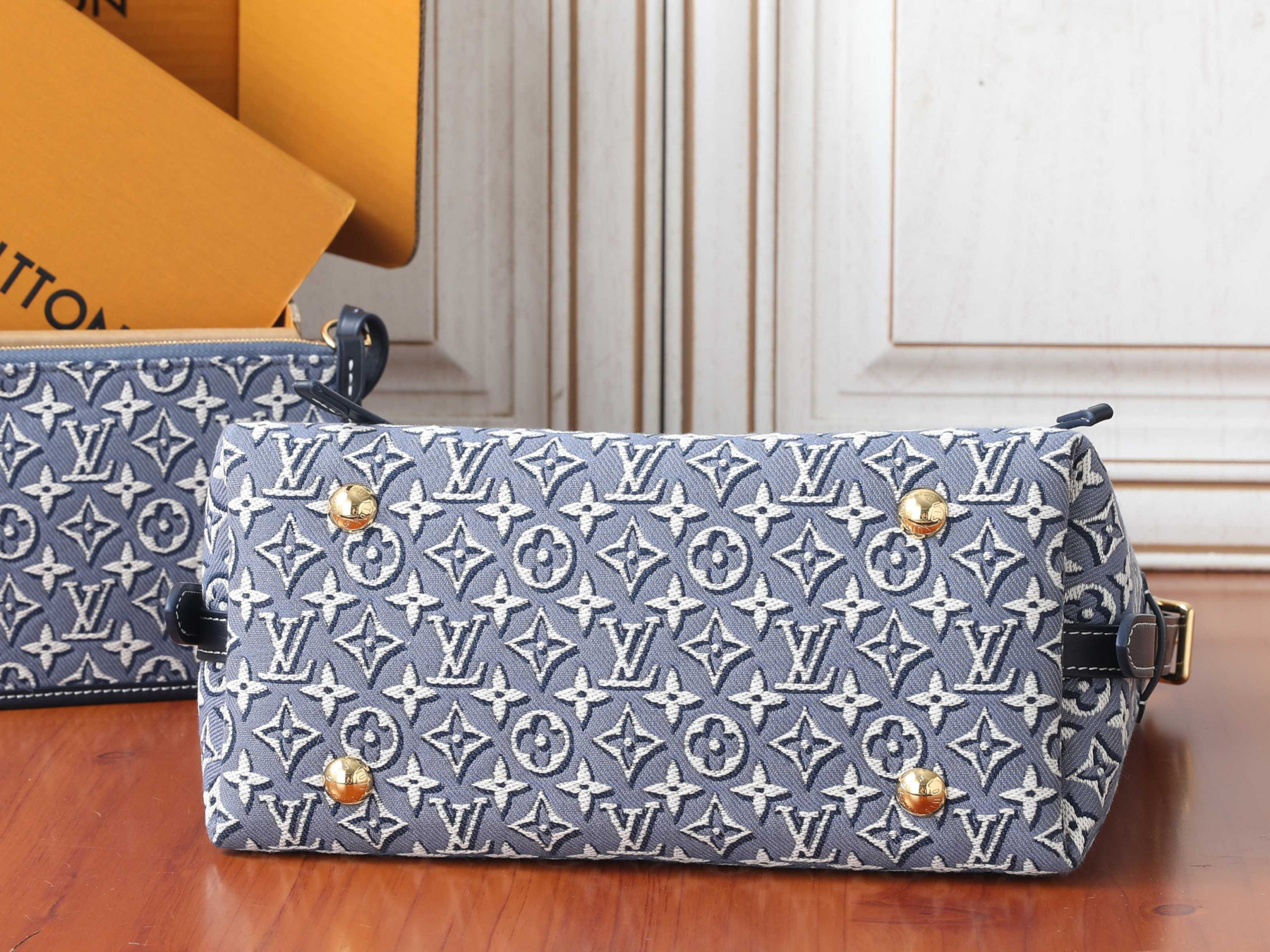 LV CarryAll PM M2A184 29 x 24 x 12 cm