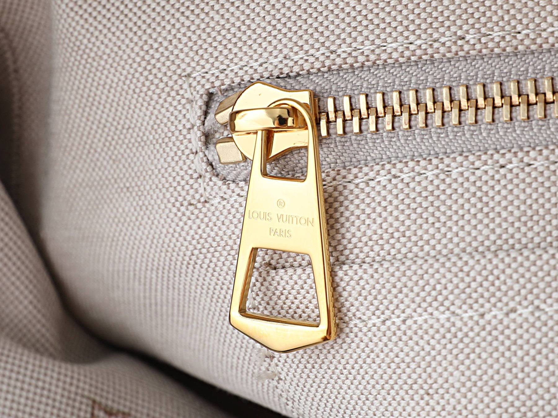 LV CarryAll PM M2A184 29 x 24 x 12 cm