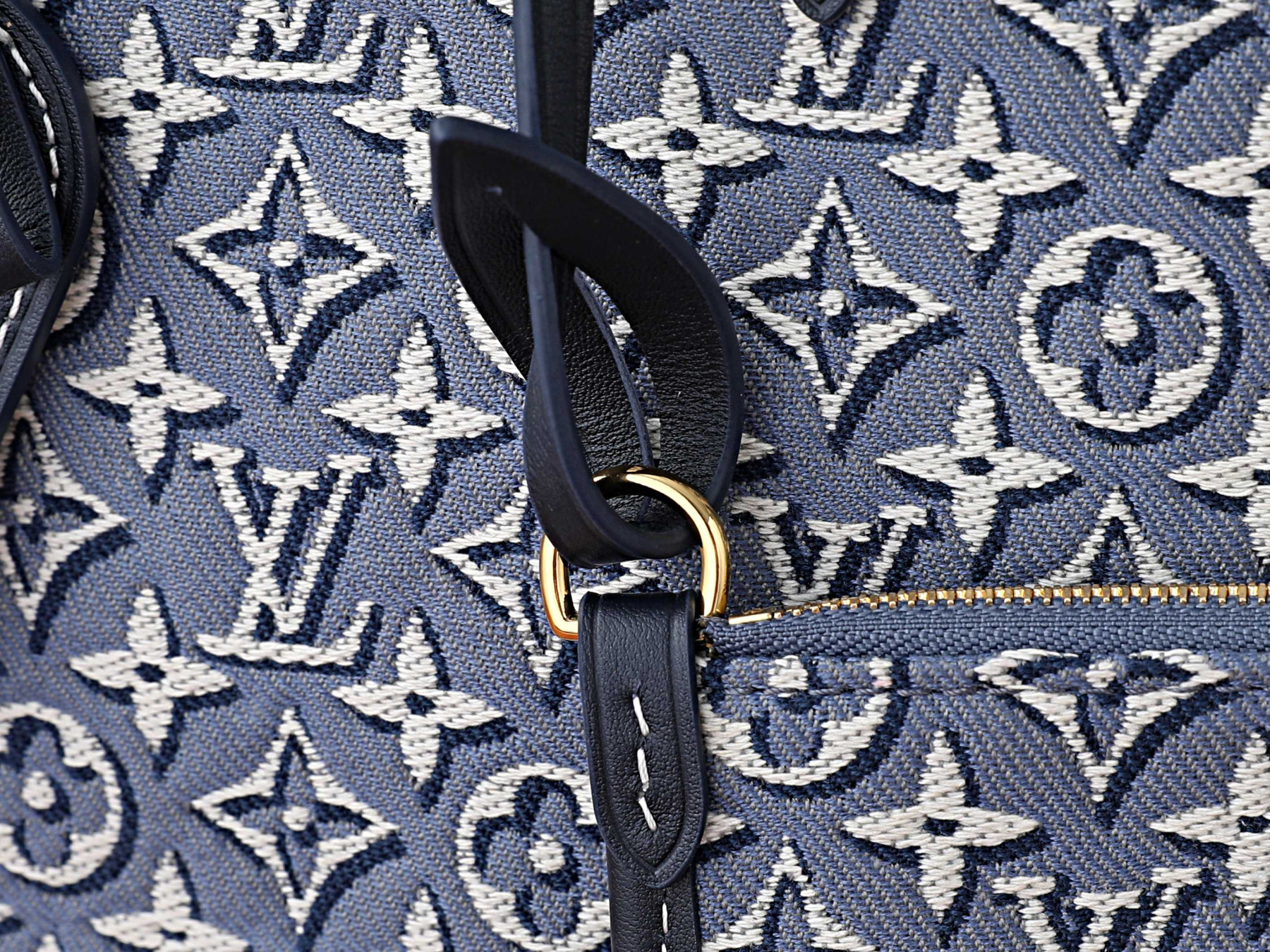 LV CarryAll PM M2A184 29 x 24 x 12 cm