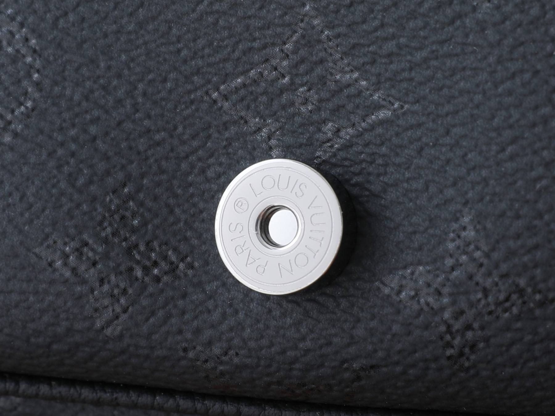 LV Mini Bastille M3A597 15 x 24 x 6.5 cm