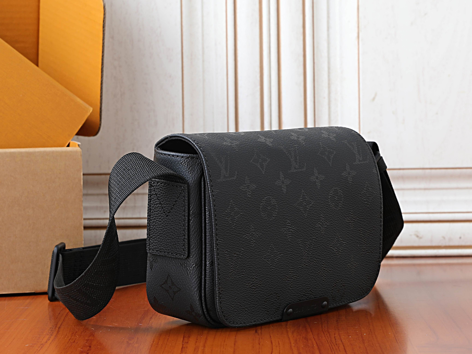 LV Mini Bastille M3A597 15 x 24 x 6.5 cm