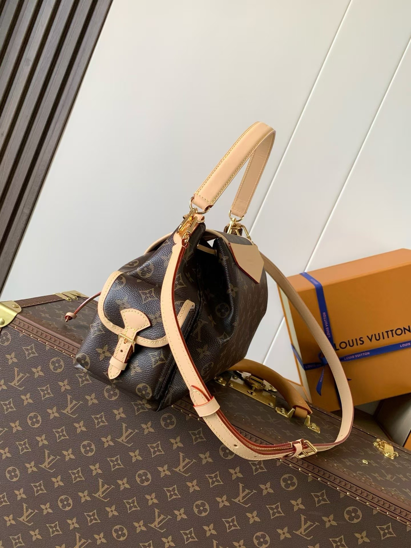 LV Odyssee MM Monogram Handbags M26040 36x24x18cm
